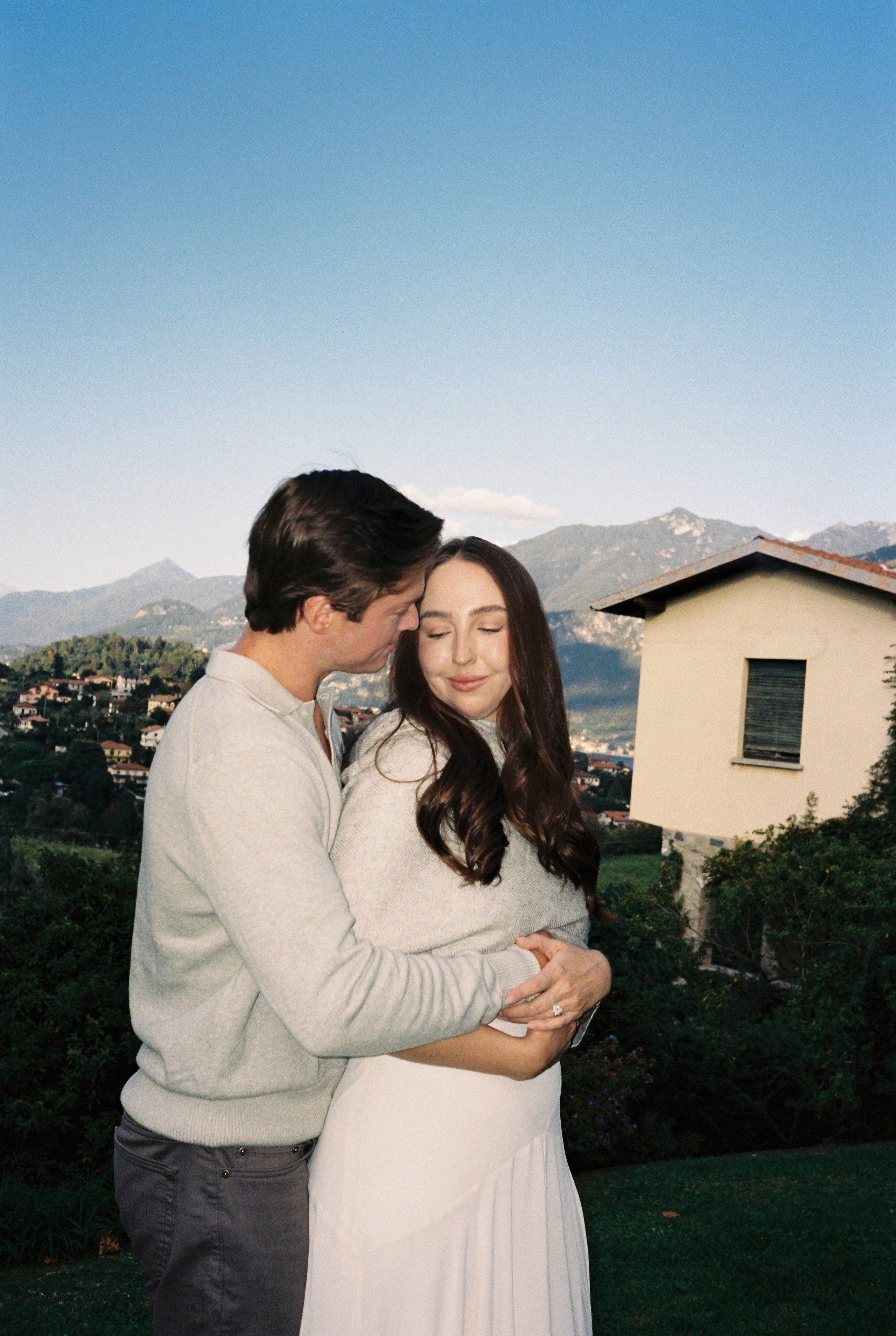 Pre-wedding photoshoot in Bellagio. Wedding photographer in Italy