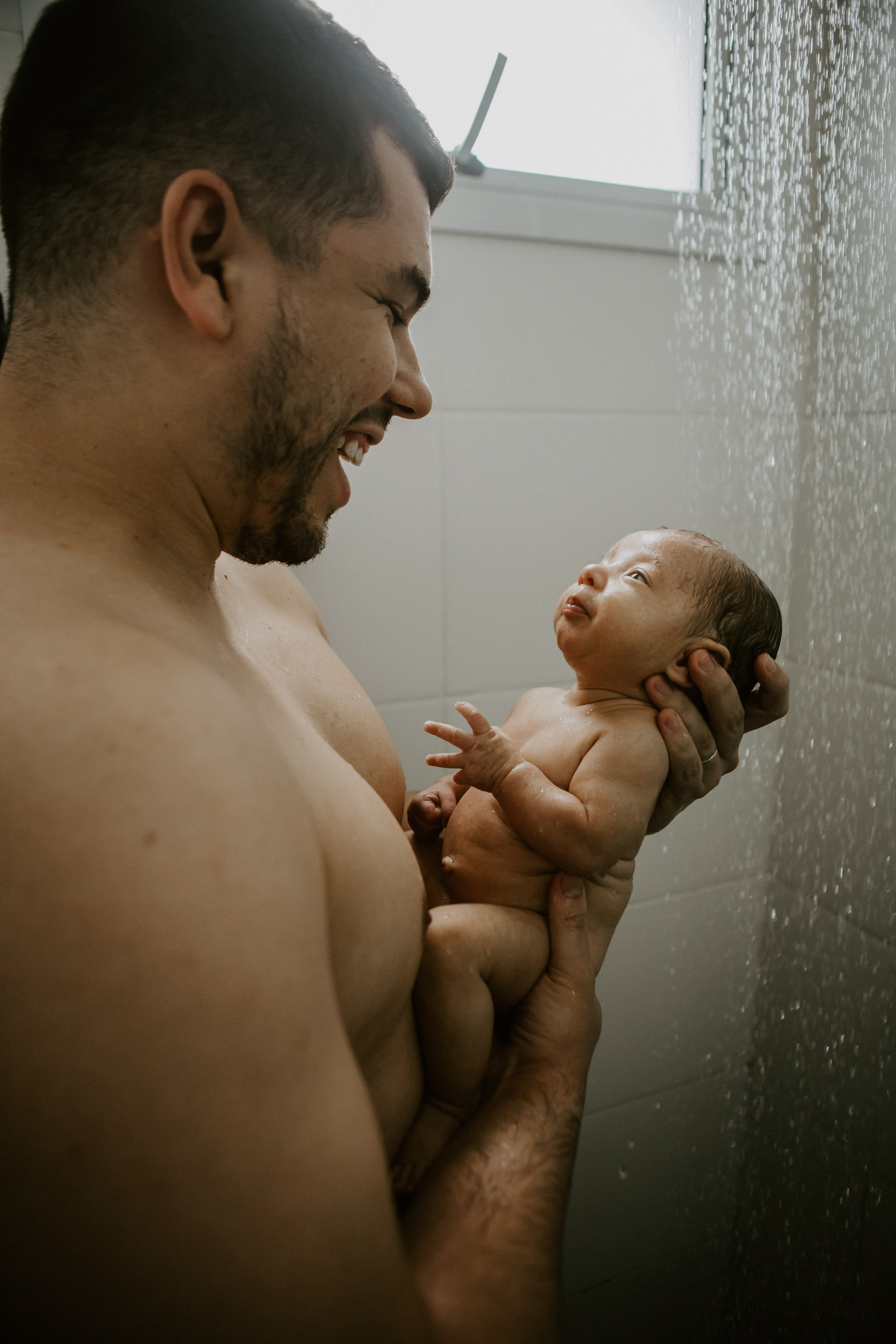 Bebê em casa. Fotógrafa de família