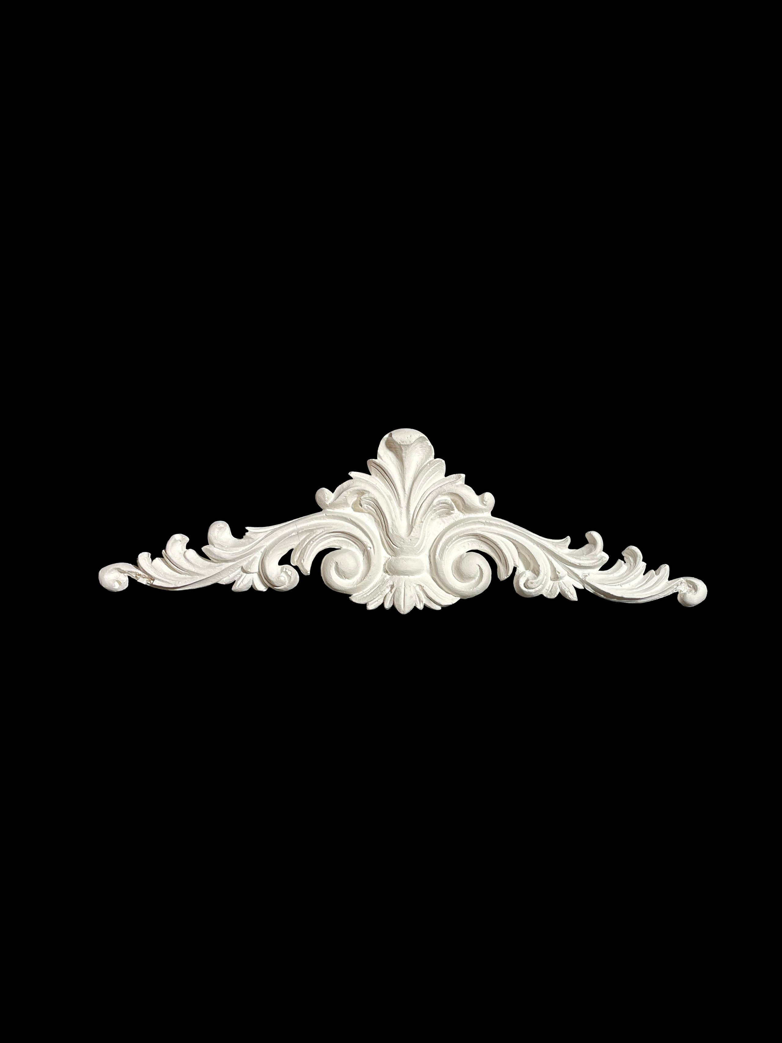 Cartouche Centerpiece. Plaster molding
