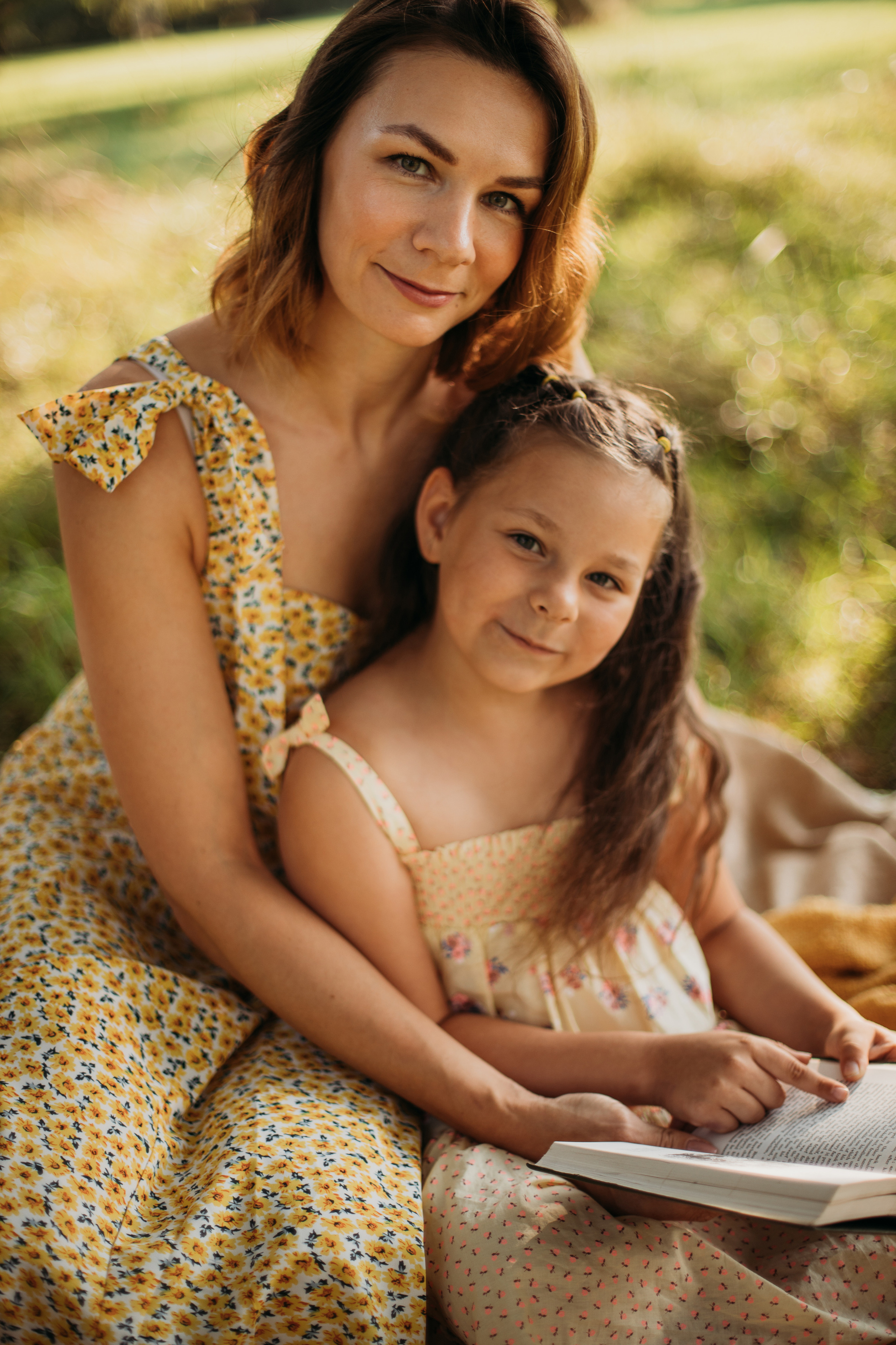 Jelena & Ella. AlinaLazurko.uk | Professional portrait photographer