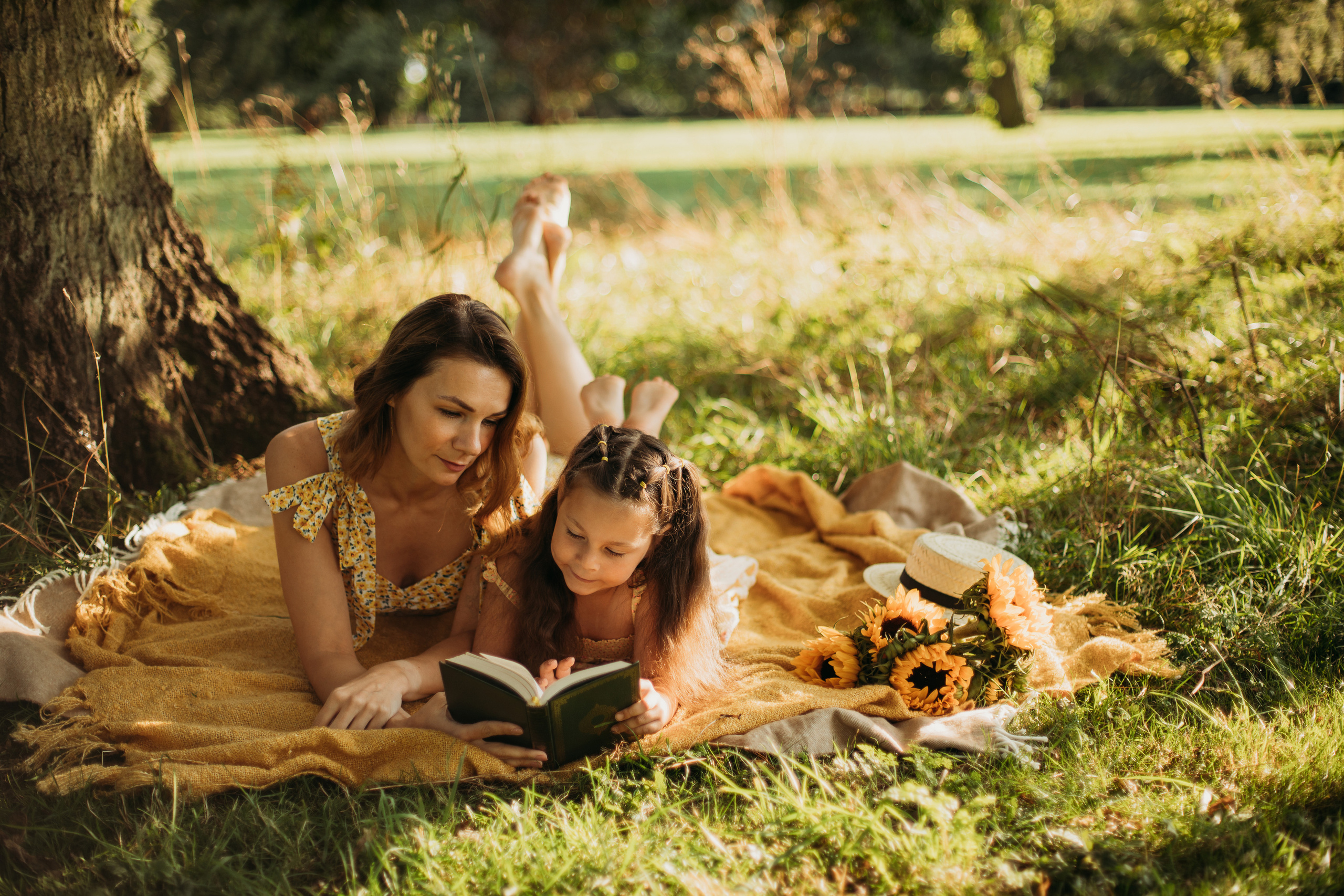 Jelena & Ella. AlinaLazurko.uk | Professional portrait photographer