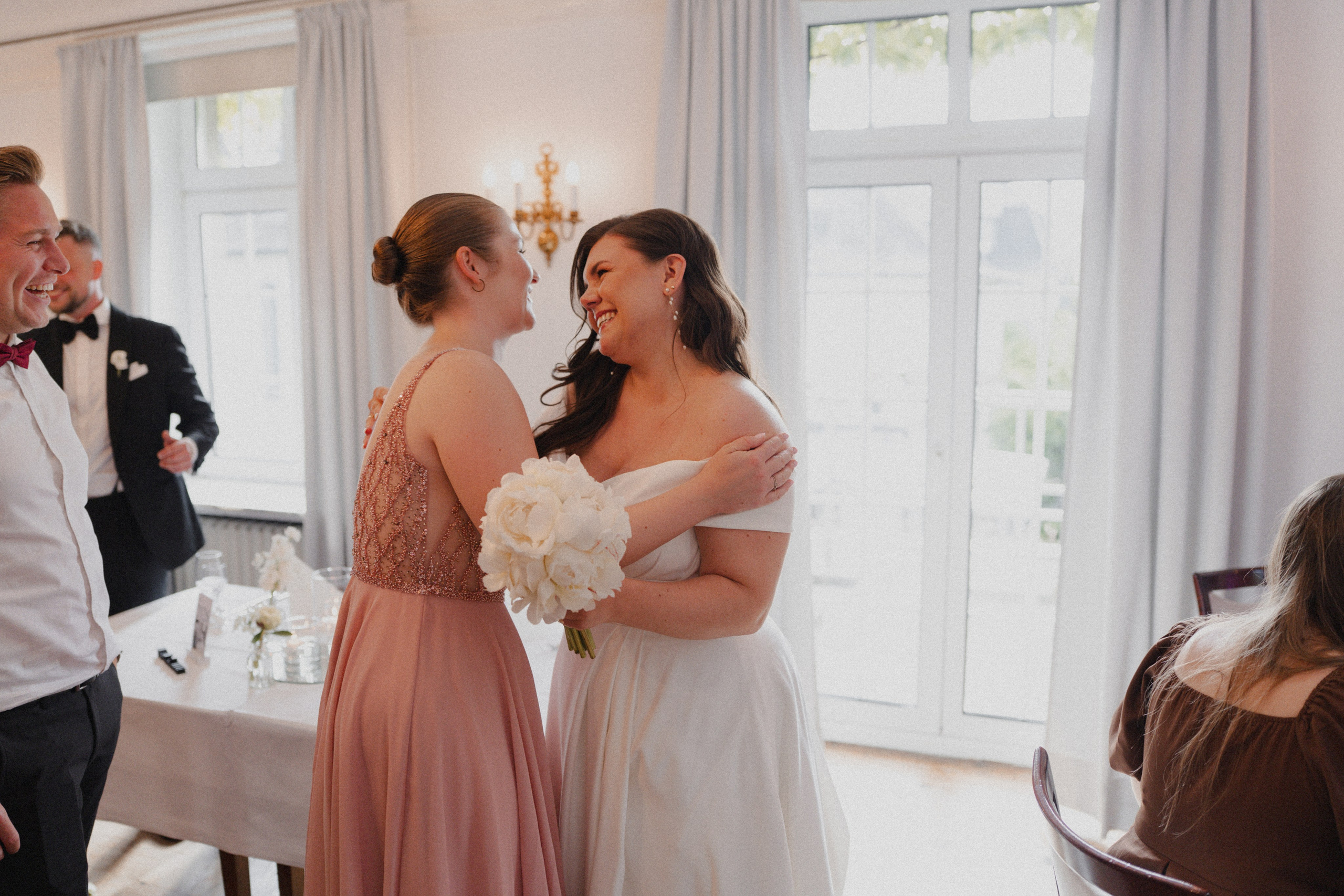 Jessica & Felix I Gesellschaft Harmonie Bochum. Hochzeitsfotografin Bochum | Halyna Reiche Fotografie NRW