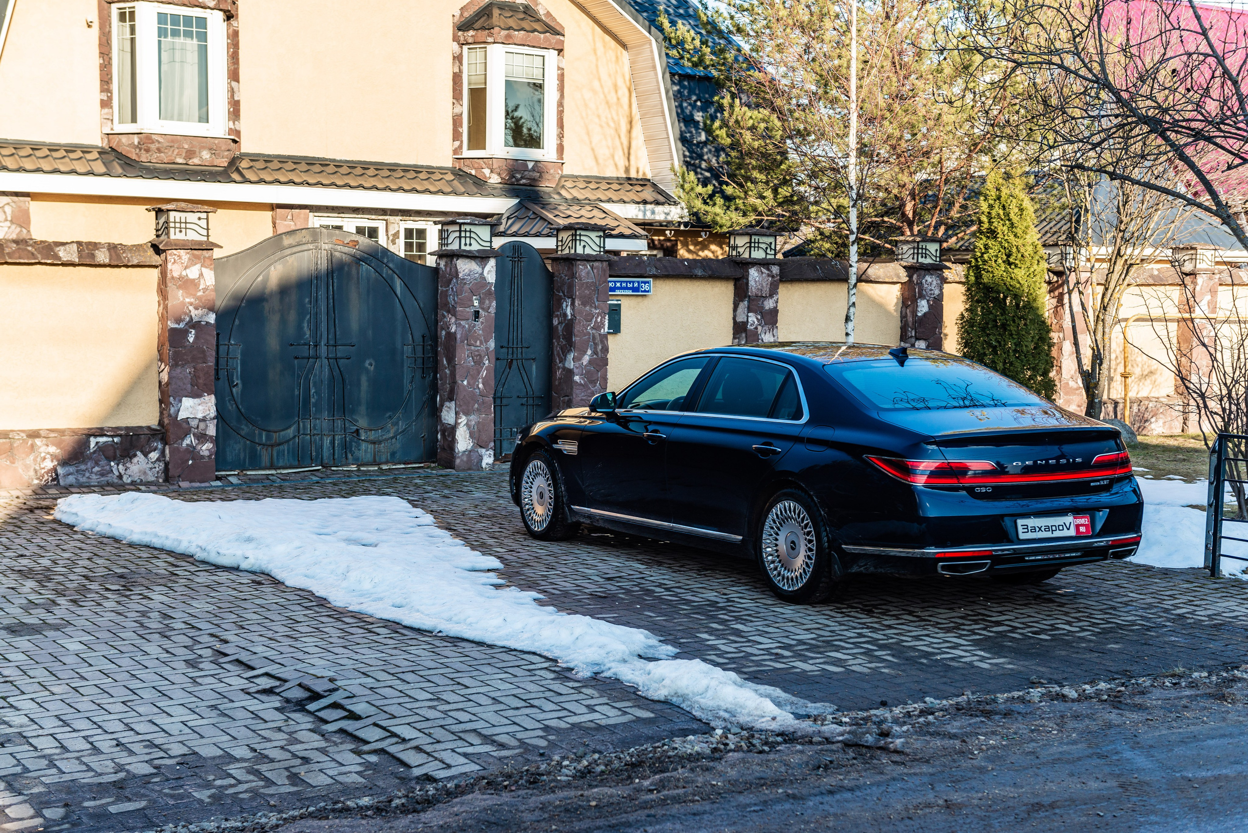 Автомобильная фотосъемка Genesis G90. ФОТОГРАФ МЕКСИКА КИНТАНА-РОО
