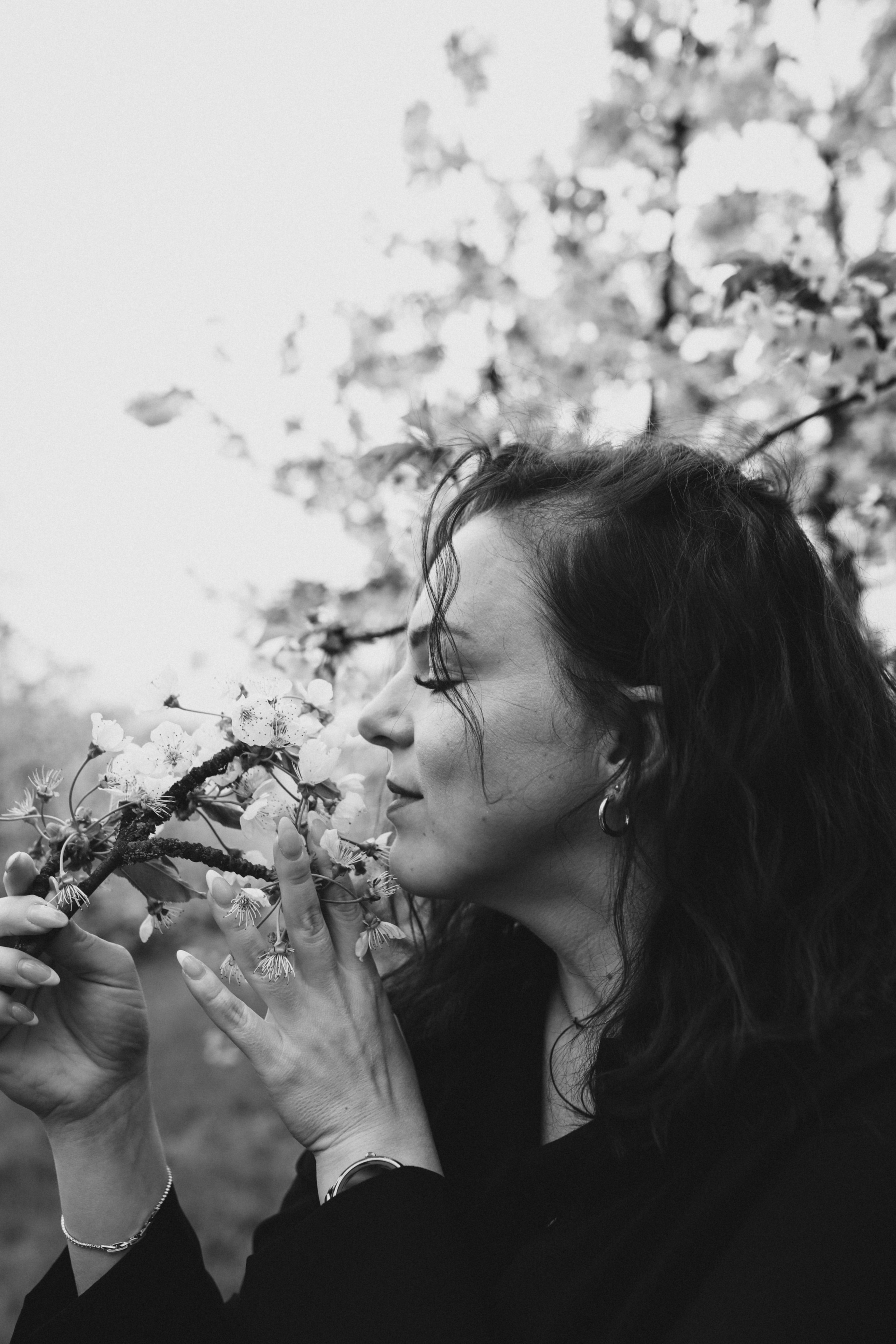 Frauen Portrait Fotoshooting in der Pfalz – natürliche und emotionale Lifestyle Portraitfotografie für Frauen indoor und outdoor