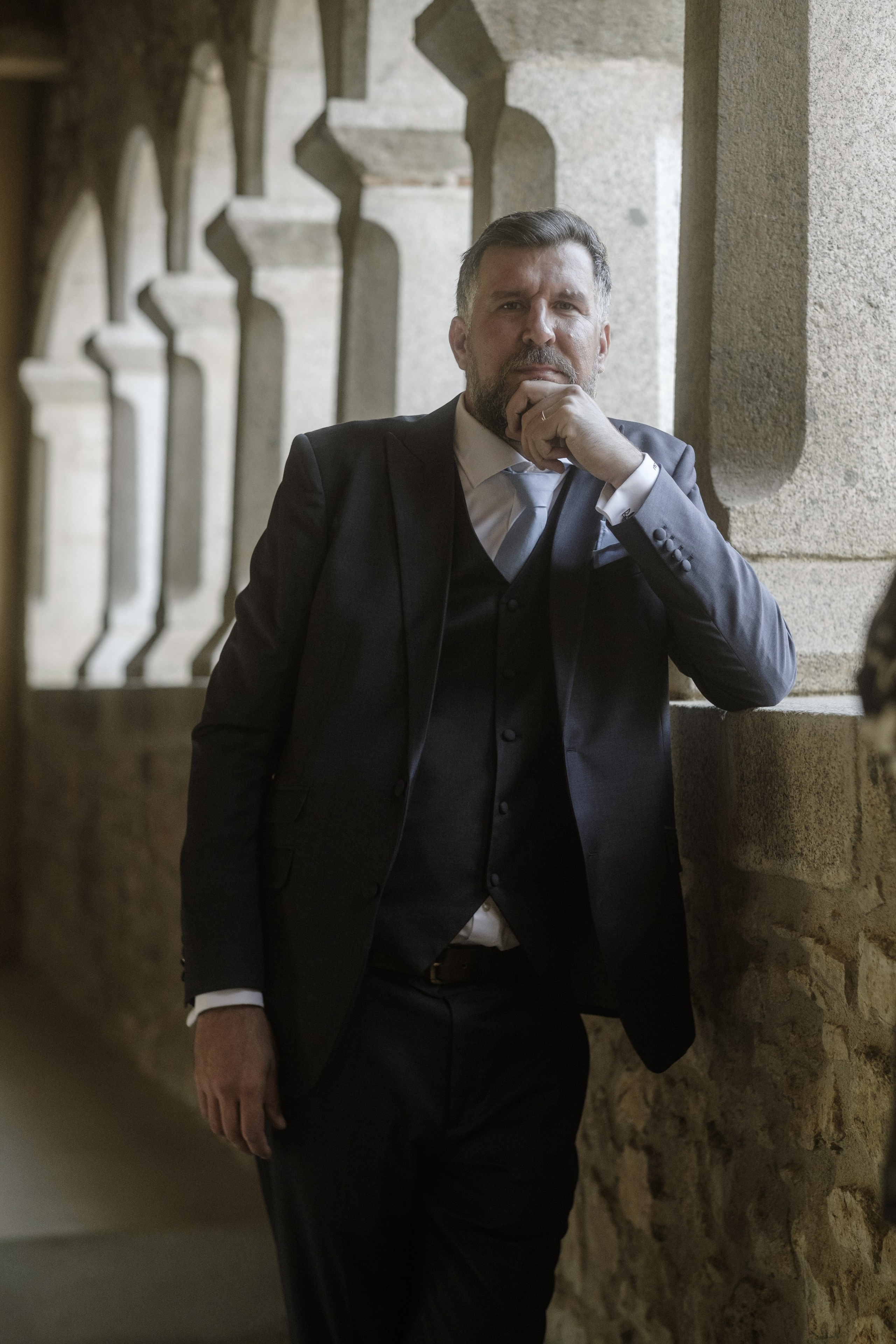 Svetlana & Alman. Monestir Sant Salvi. Paola fotógrafo / videografo de bodas en Barcelona