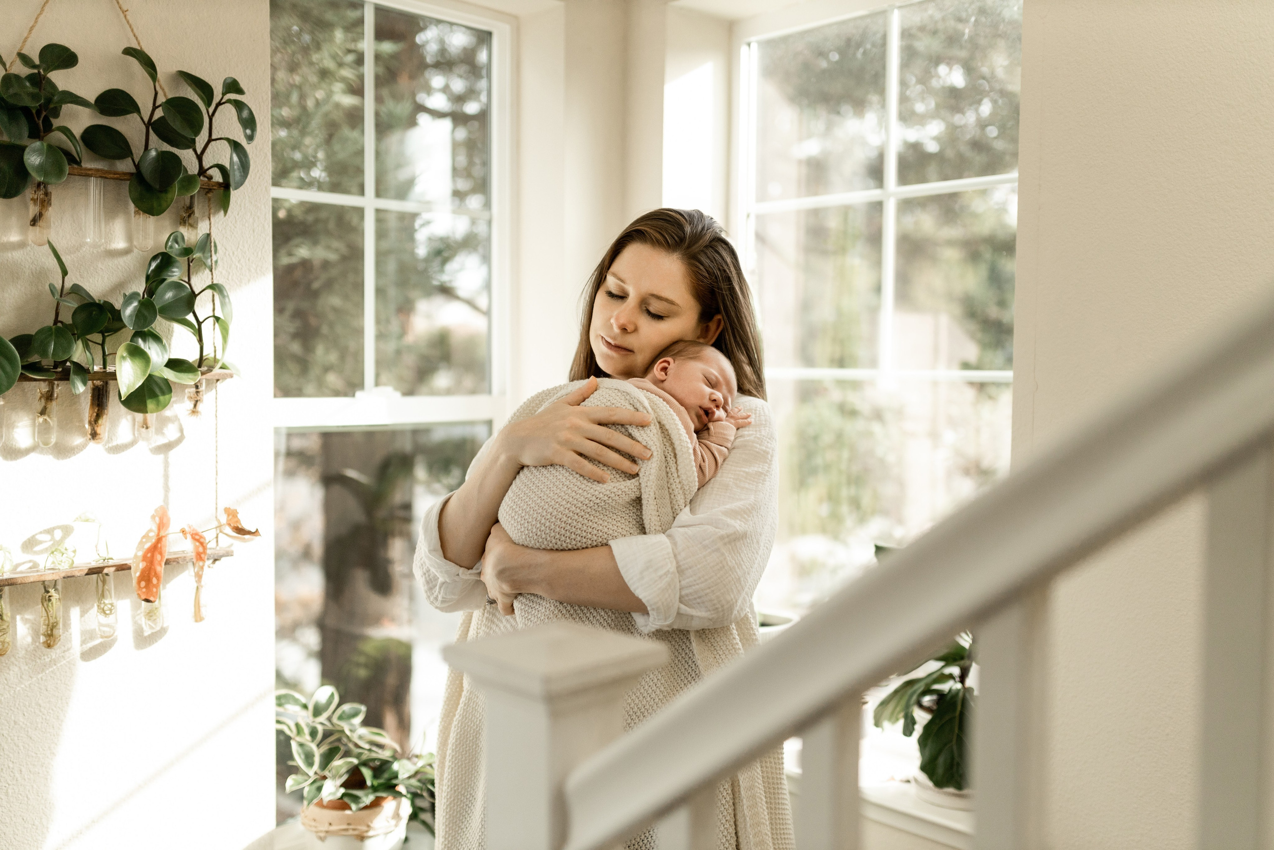 Newborn Lifestyle. Family photographer in Bay Area, California