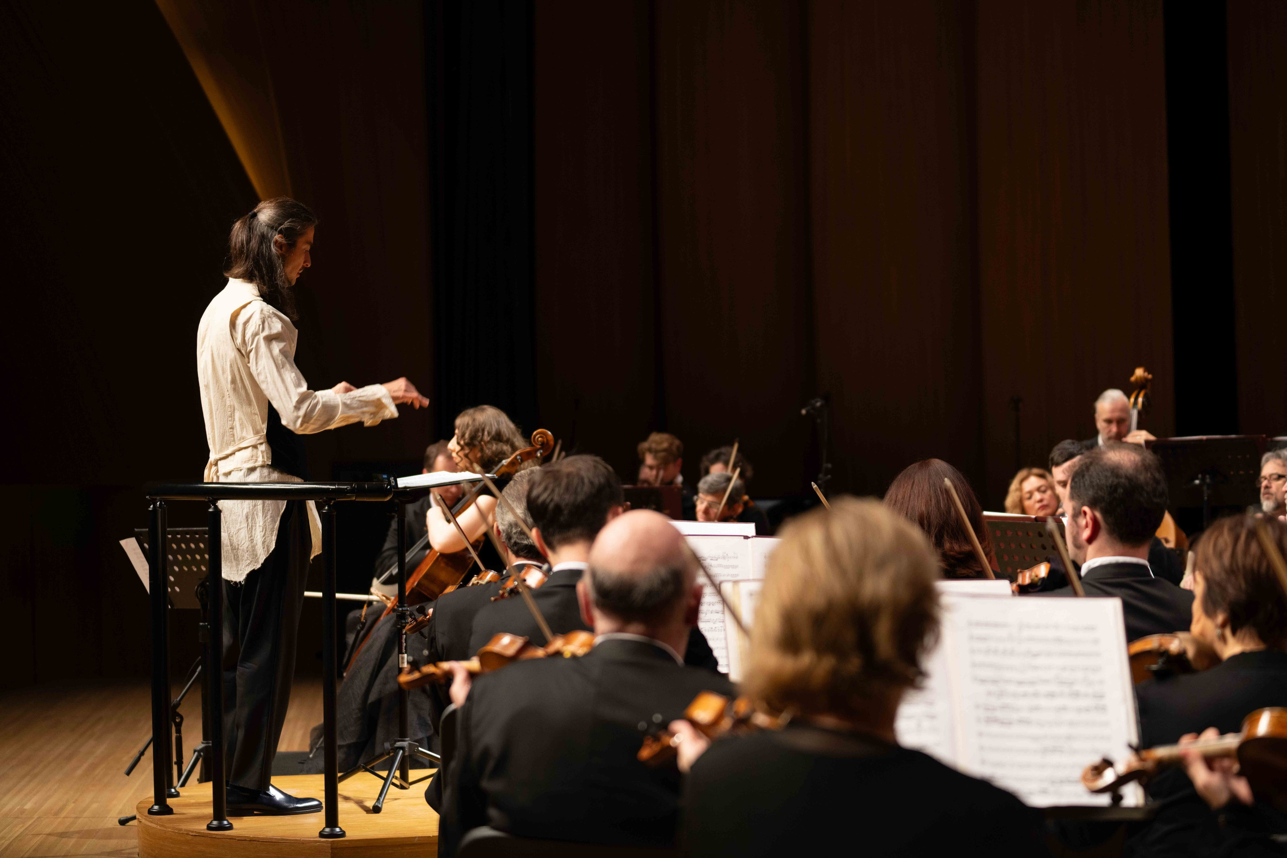 The Tchaikovsky Academic Grand Symphony Orchestra in Baku. Wedding&Event photographer Ismail Rzayev in Baku