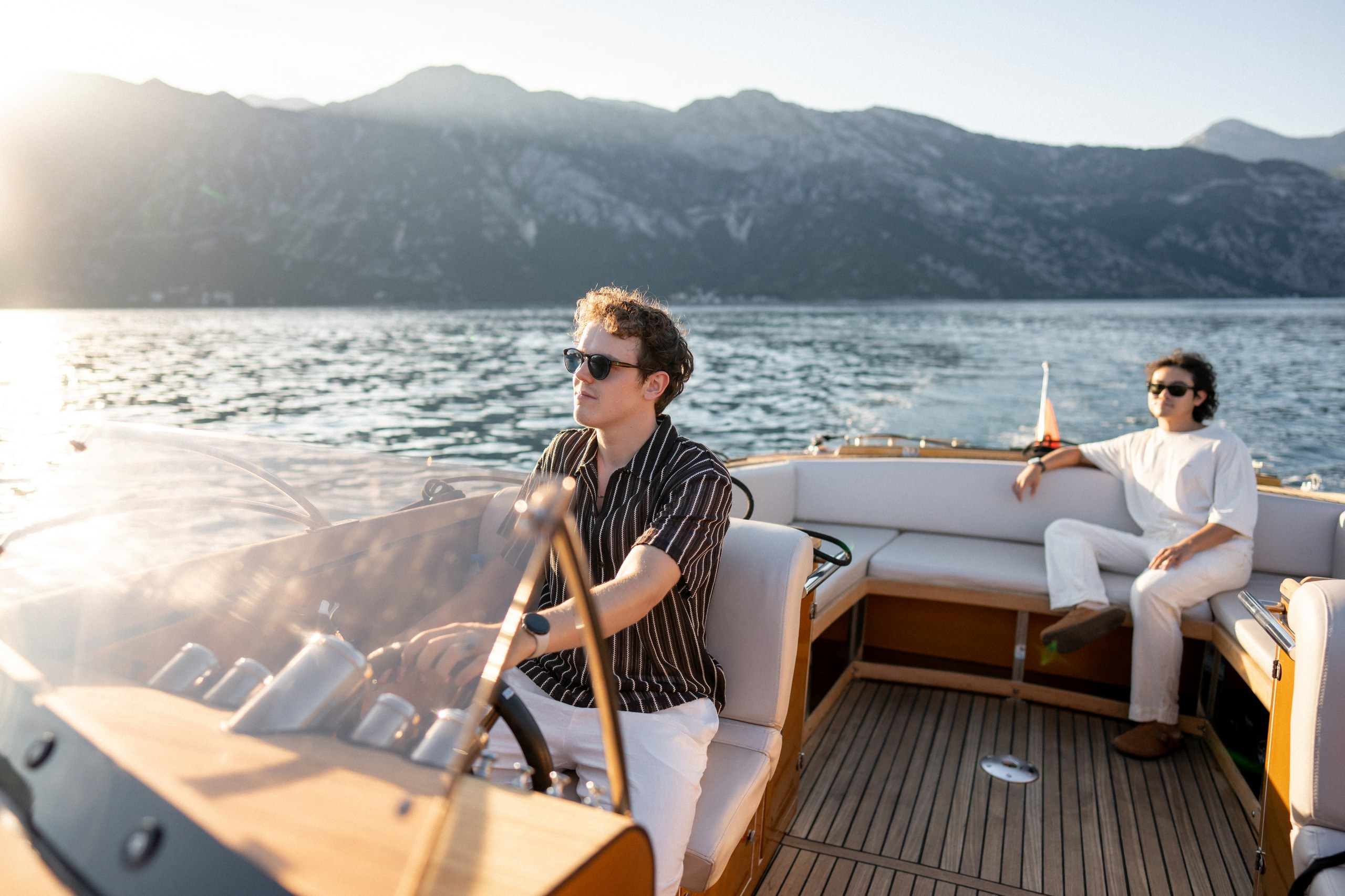 Perast Boat Proposal. Trouwfotograaf & videograaf in Montenegro | Maria & Vasilii