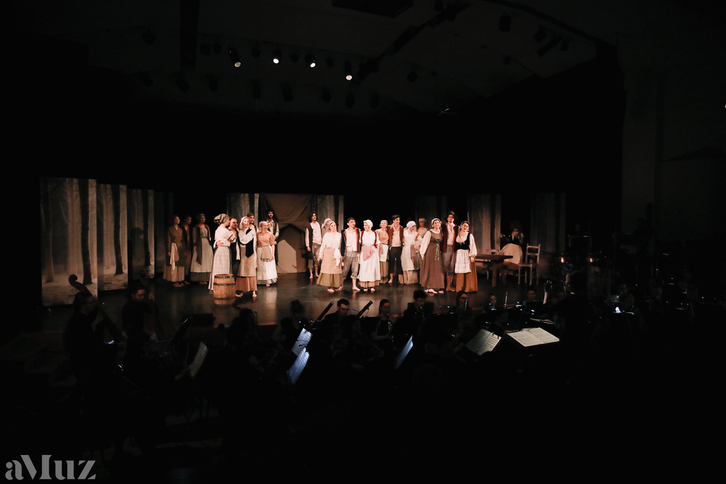 Opera Łąkowa. Fotograf Ślubny Warszawa - Sesje Biznesowe Rodzinne Eventy