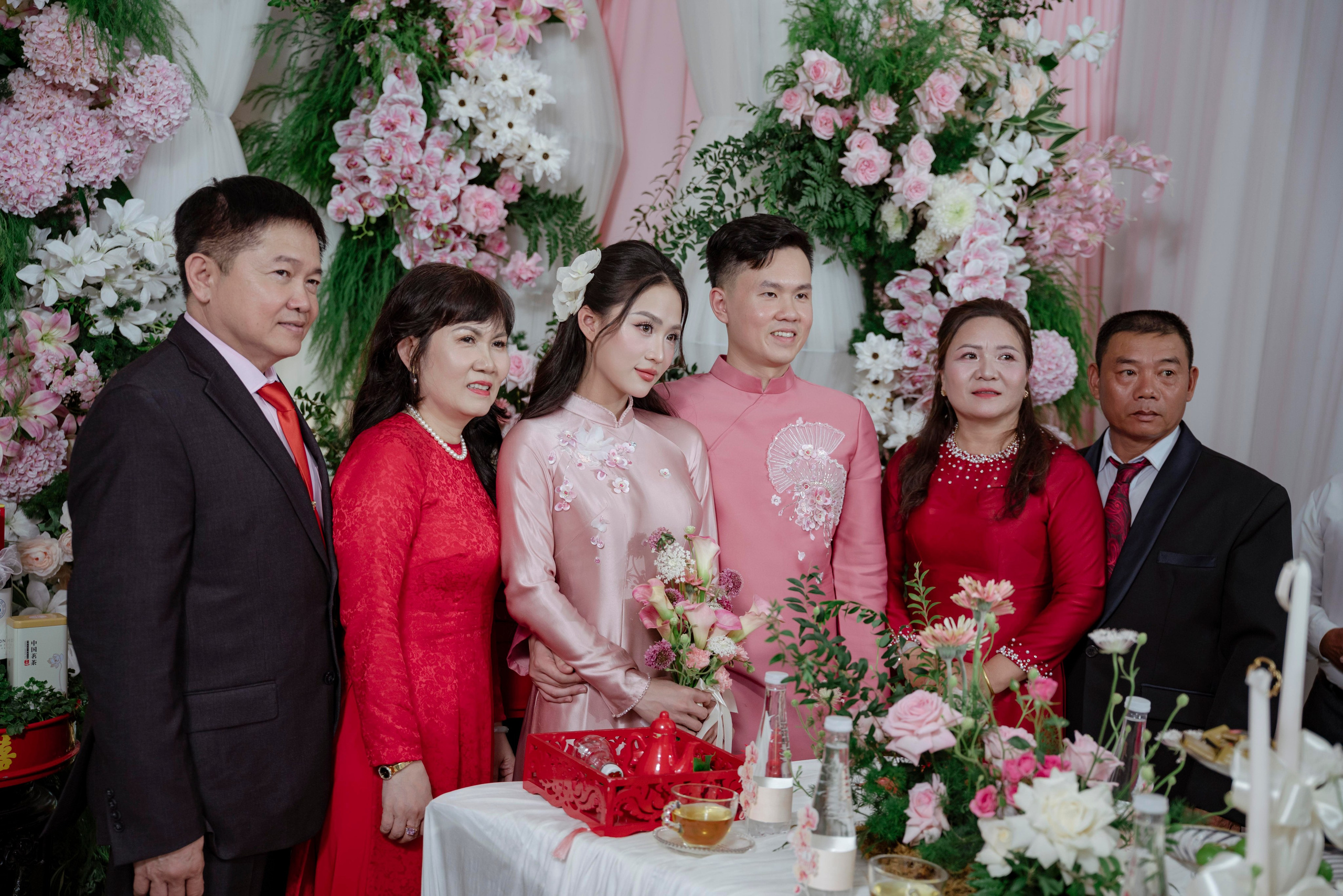 LINH & HUYEN. WEDDING PHOTOGRAPHER IN VIETNAM