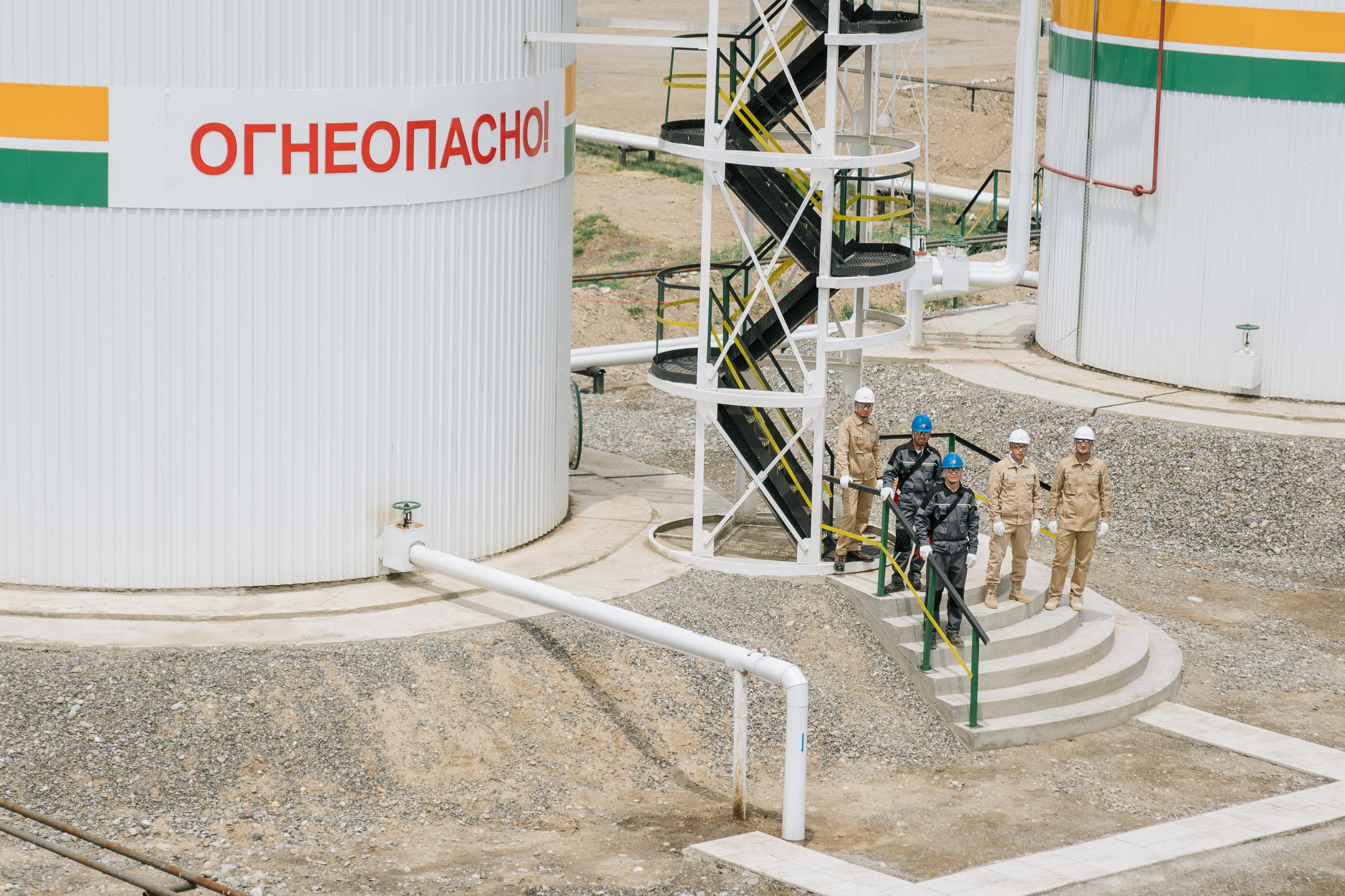 “Andijan petro” oil and gas company. Photographer in Uzbekistan and Samarkand Djasur Marupov