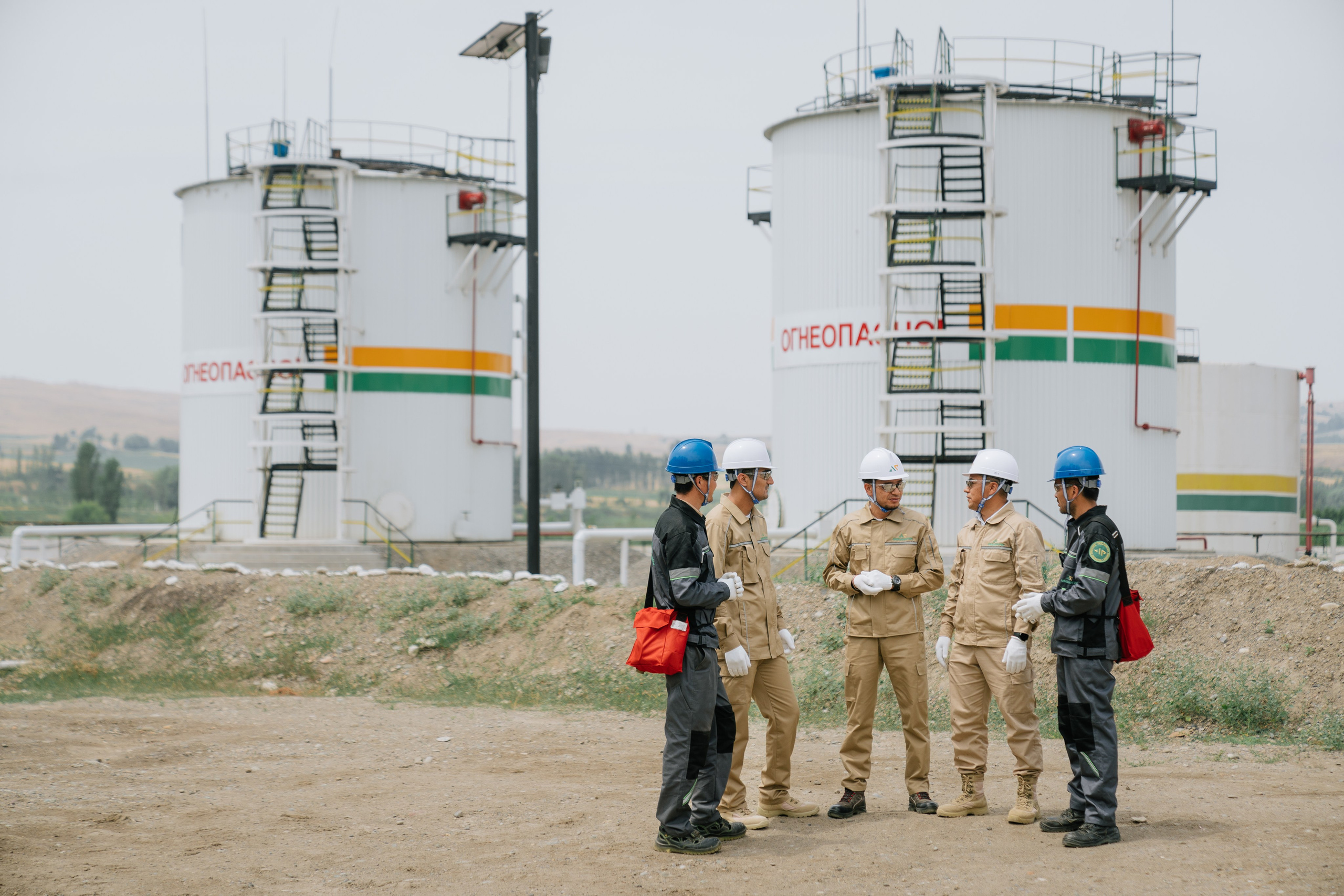 “Andijan petro” oil and gas company. Photographer in Uzbekistan and Samarkand Djasur Marupov