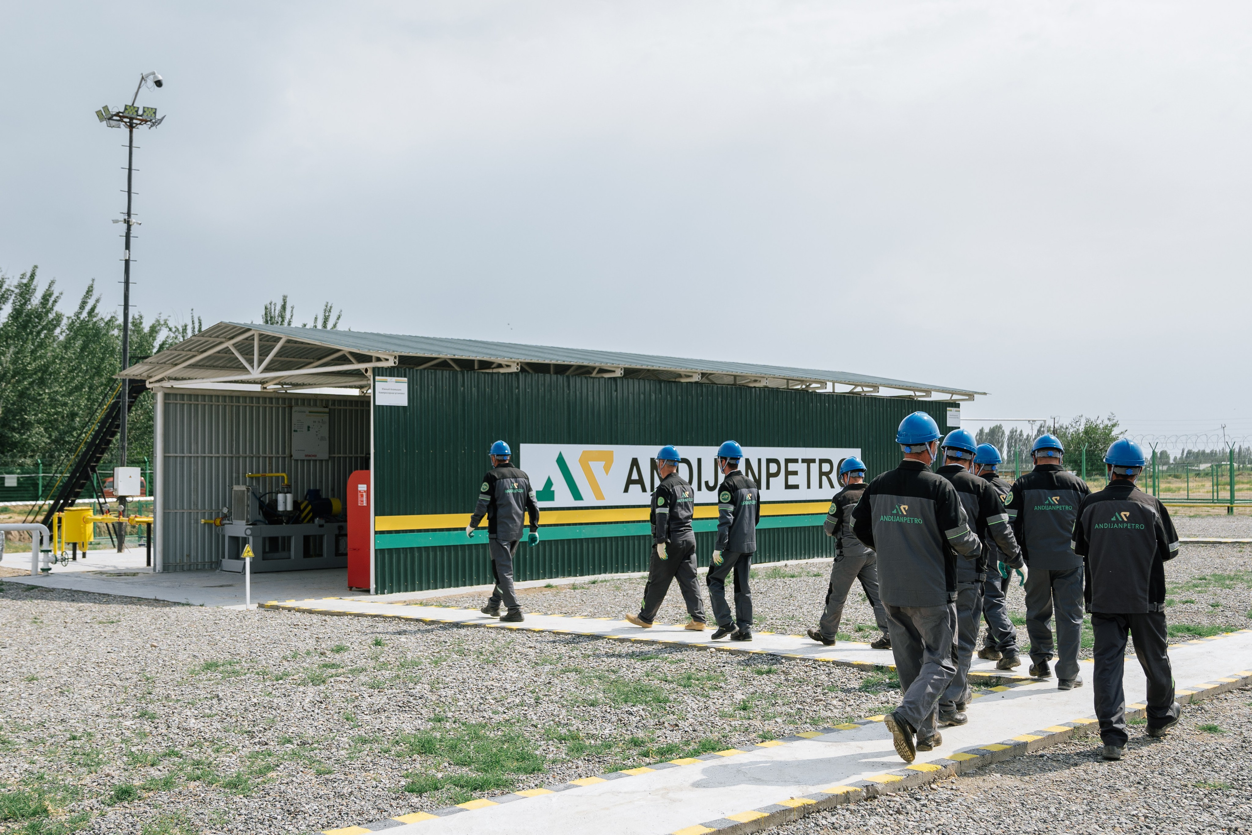 “Andijan petro” oil and gas company. Photographer in Uzbekistan and Samarkand Djasur Marupov