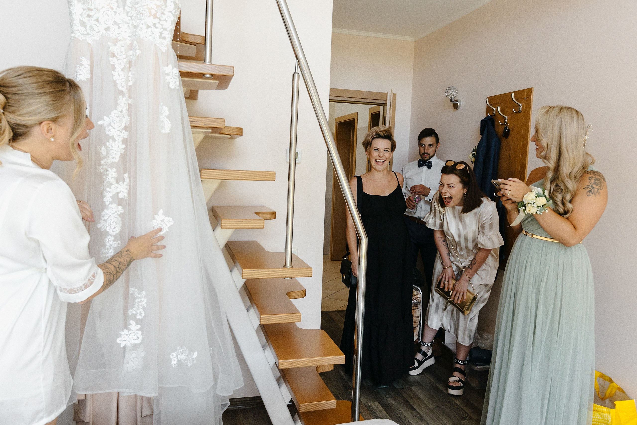 Летний свадебный фоторепортаж в Риге и Alberta Muiza. Евгений Тимофеев | Свадебный и контент-фотограф и видеограф в Риге