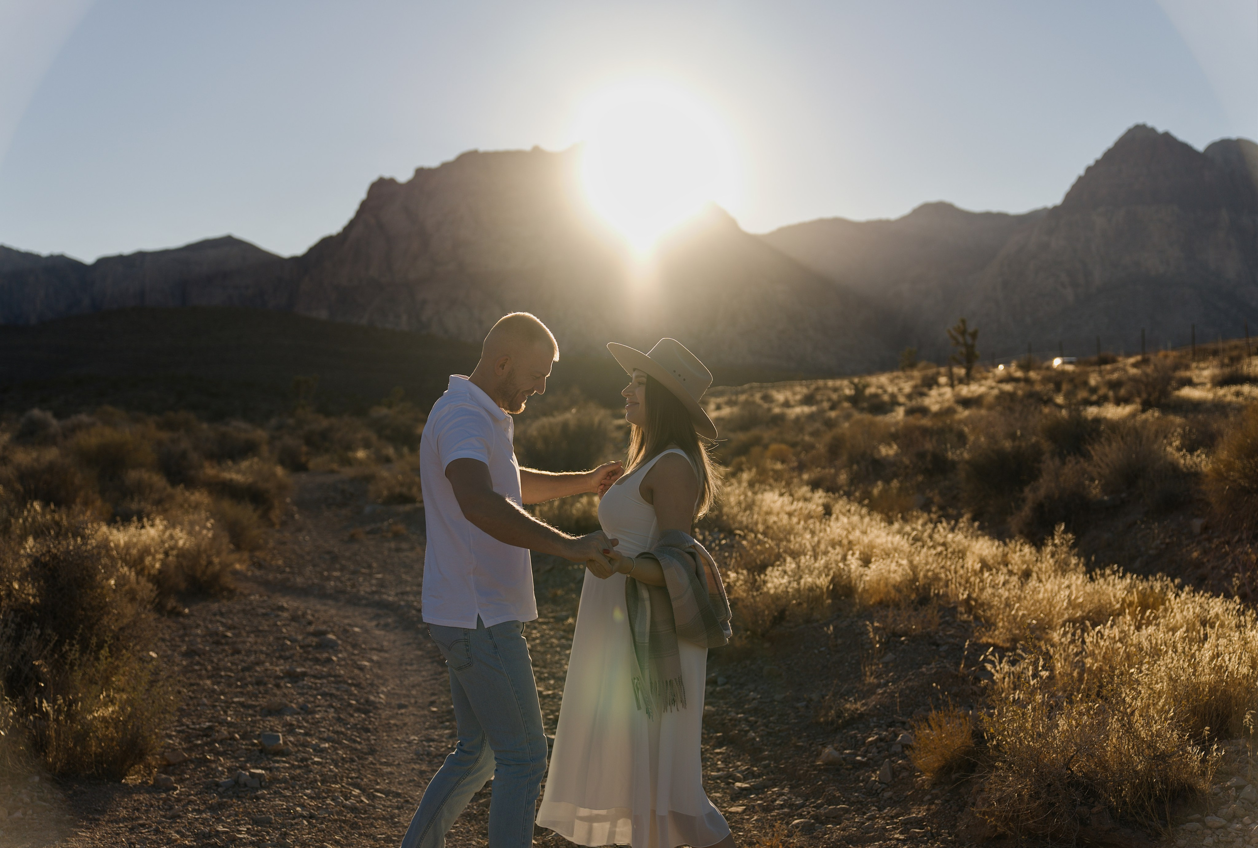 Anya&Andrey. Pregnancy. Wedding & elopement photographer Viktoriya Kravtsov. Las Vegas