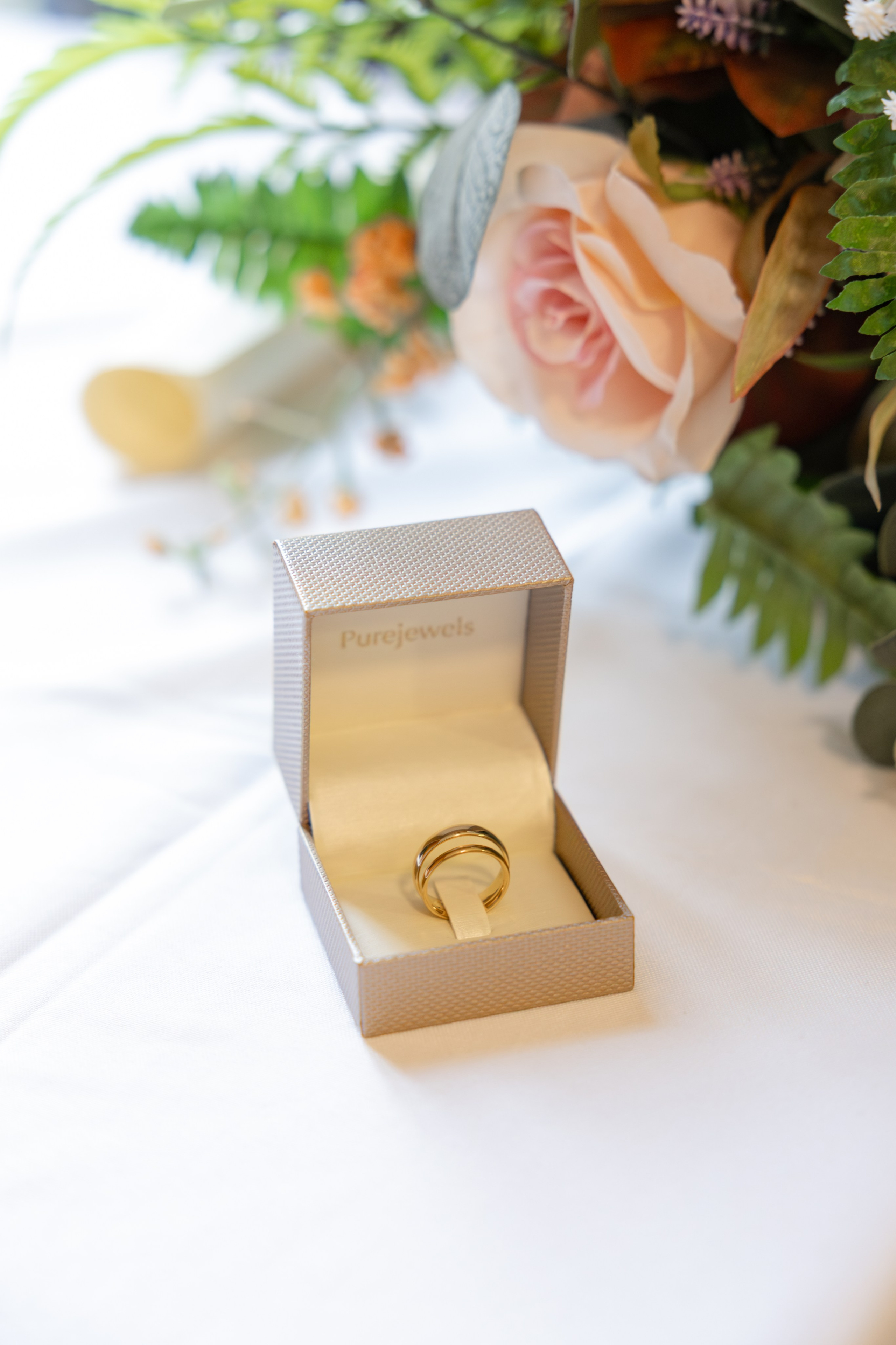 Couples|Elopement|Weddings. PHOTOGRAPHER IN LONDON