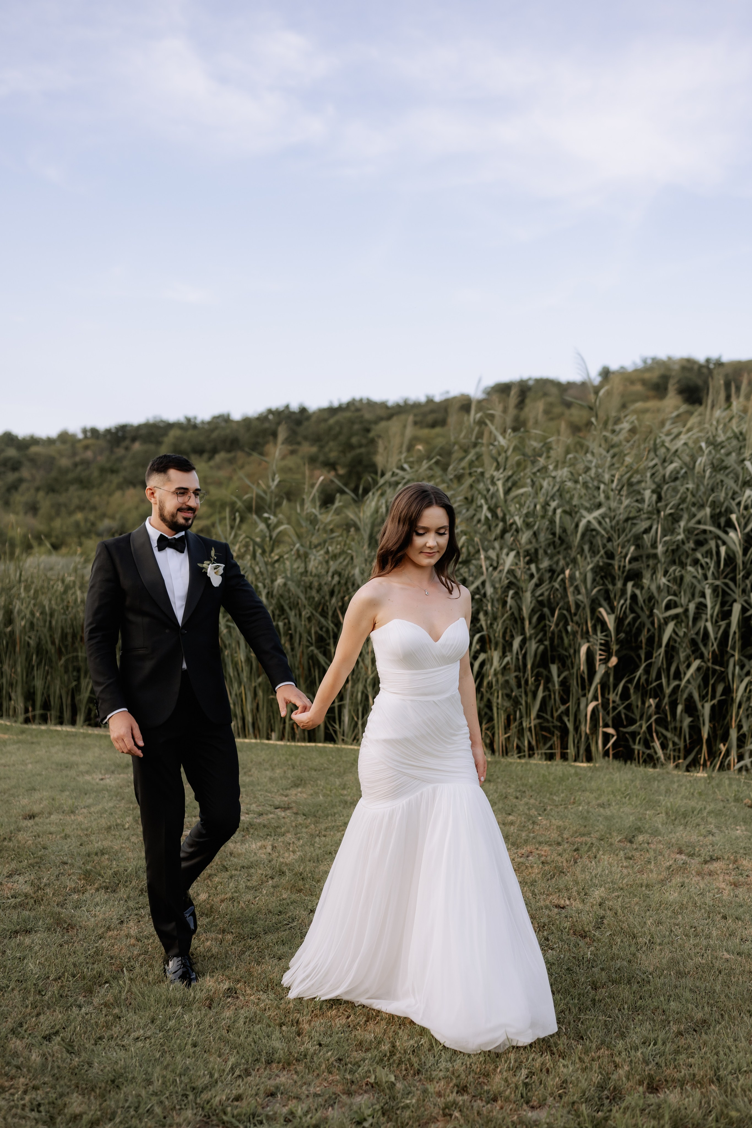 Cununie civila in aer liber , artificii de zi colorate , decor nunta , nunta la Hotel Traian. Proud Vision Weddings | Wedding Photography & Film — Servicii profesionale Foto Video Nunta Iasi