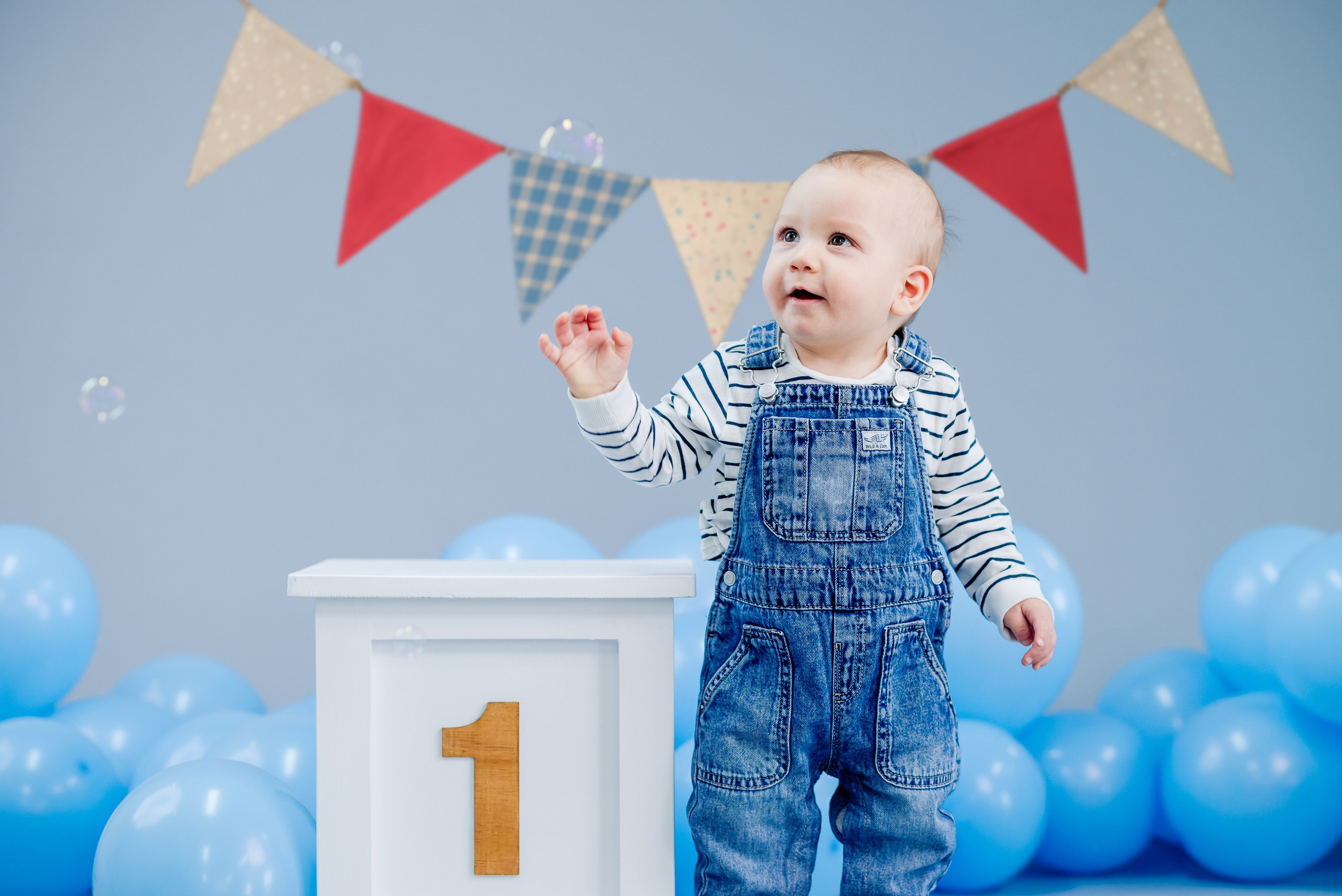 Smash the cake — Aris. The Unseen by Giani Maftei