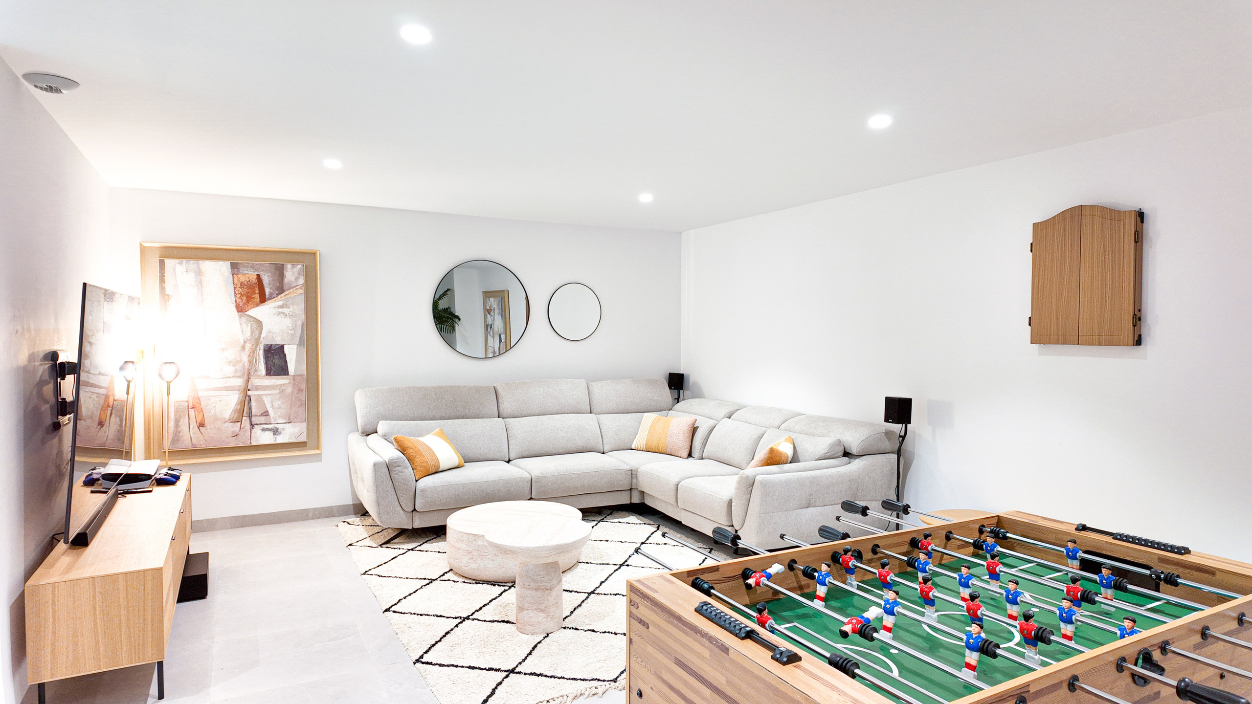 Villa LAKESIDE I’M GROUP. Baby Beast