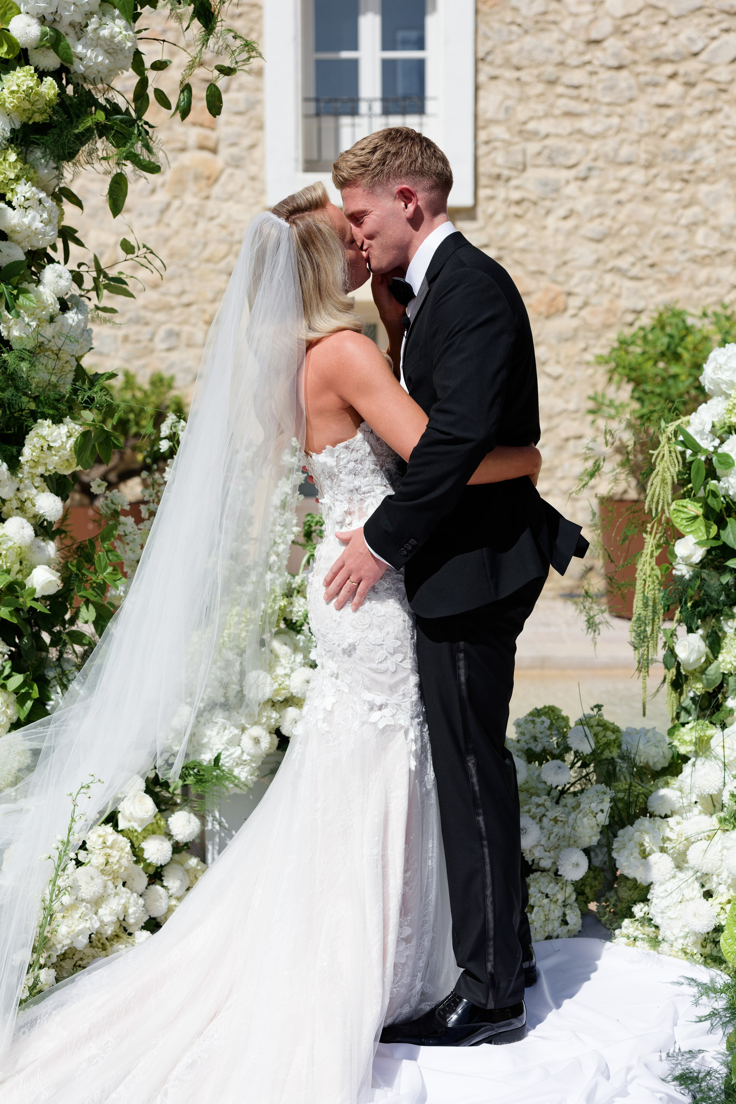 Wedding at Château L’Hospitalet in Narbonne, France. Destination Wedding Photographer — Nikita Burtsev