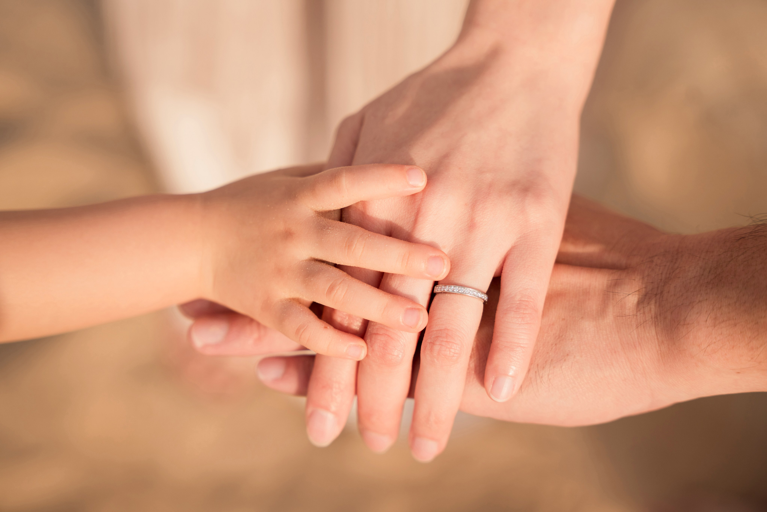 Sunrise in the dunes. Angela Iakovleva — Family Photographer in Dubai