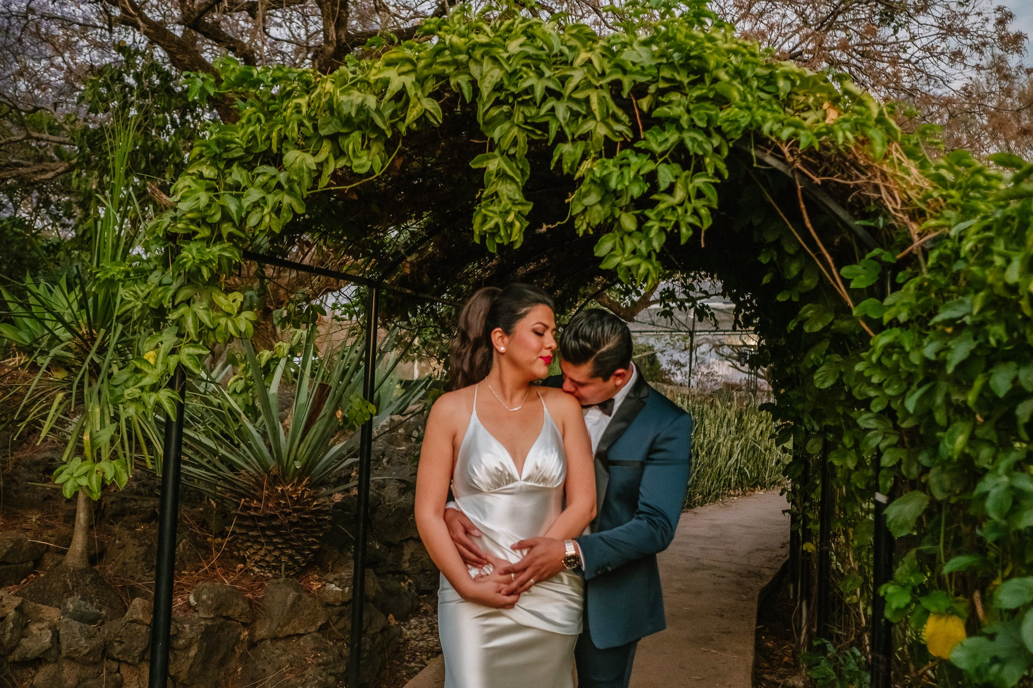 Yenisel & Raul / Tepoztlan. Wedding and family photographer in Mexico City