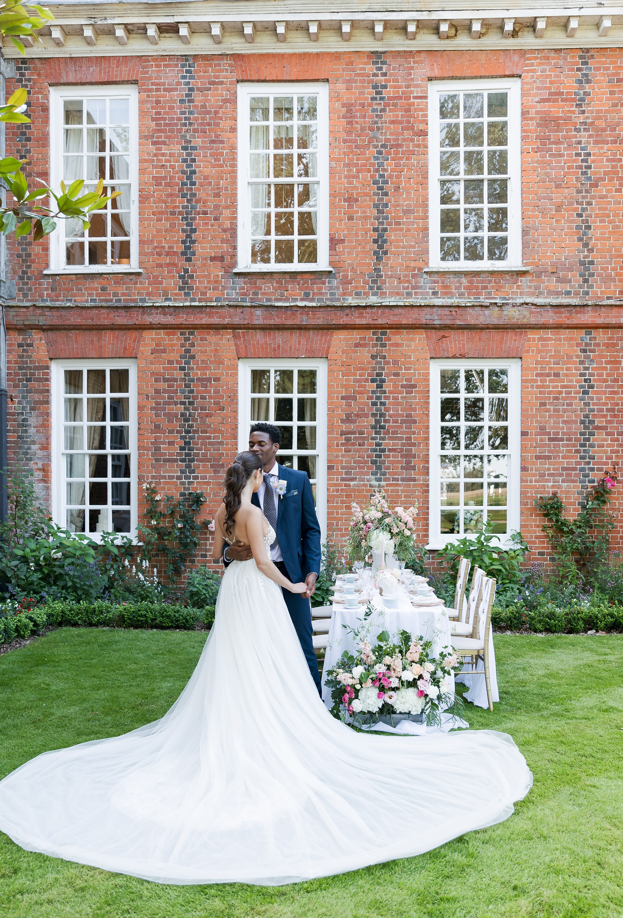 Regal Romance | Editorial Photoshoot at Gosfield Hall, London Estat. YES I DO PRODUCTION — Wedding photography&videography