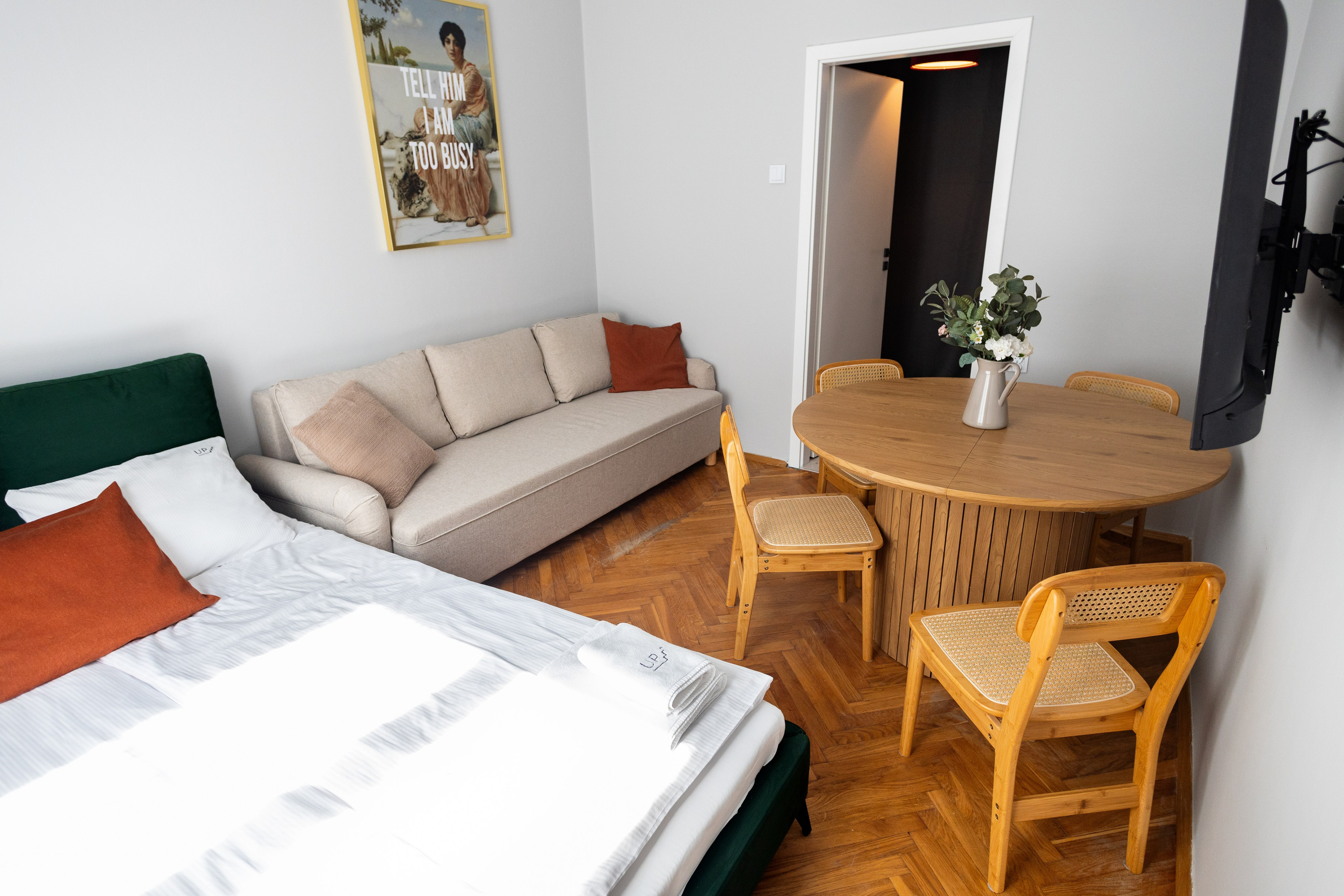 Apartament Upstairs 4