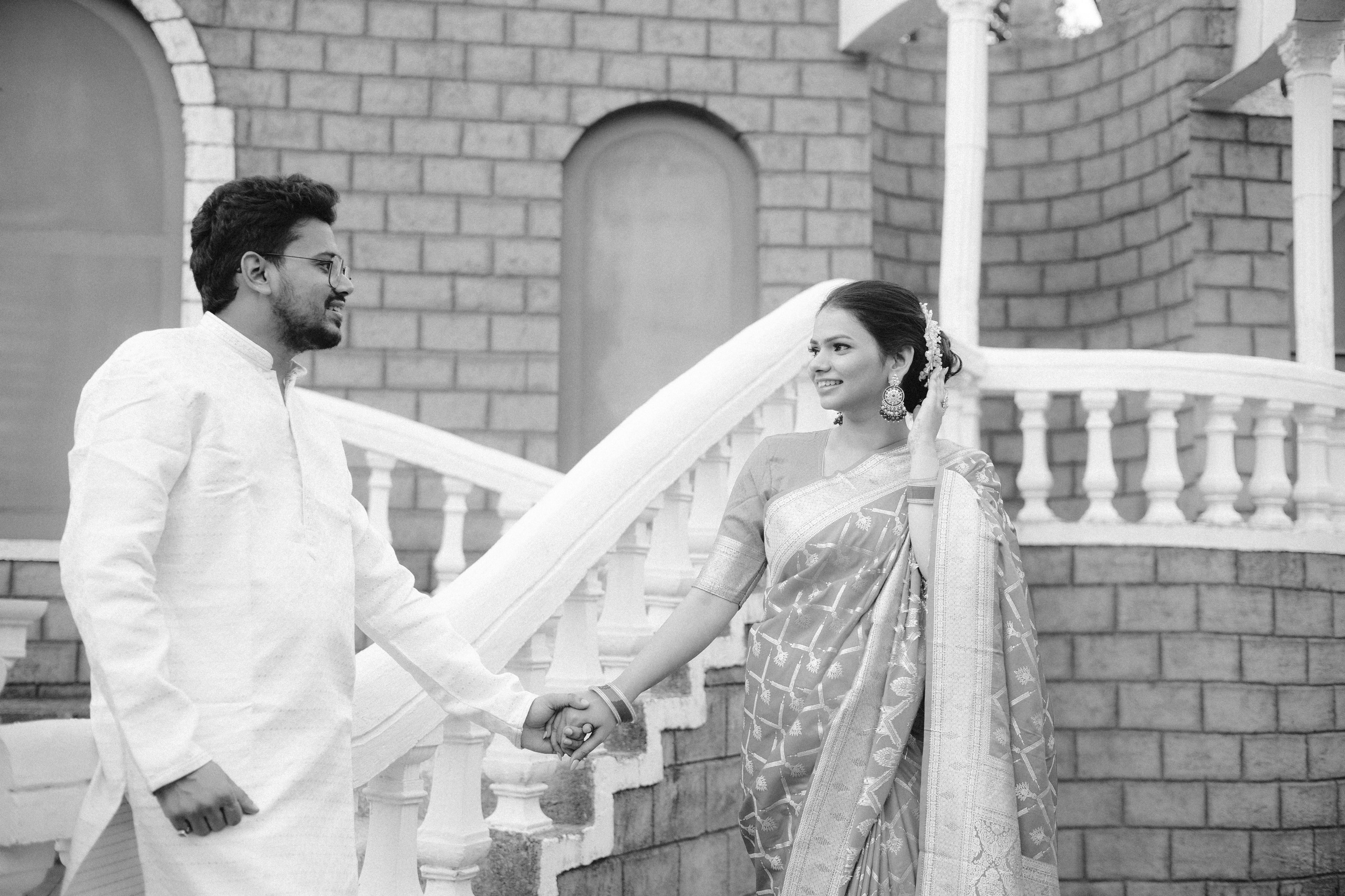 COUPLE SESSIONS. Love Emotions Weddings