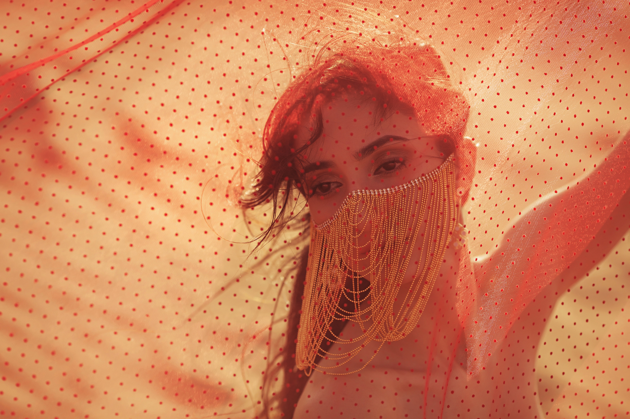 Ayla. Red veiled beauty. Портретний та весільний фотограф Надія Онода