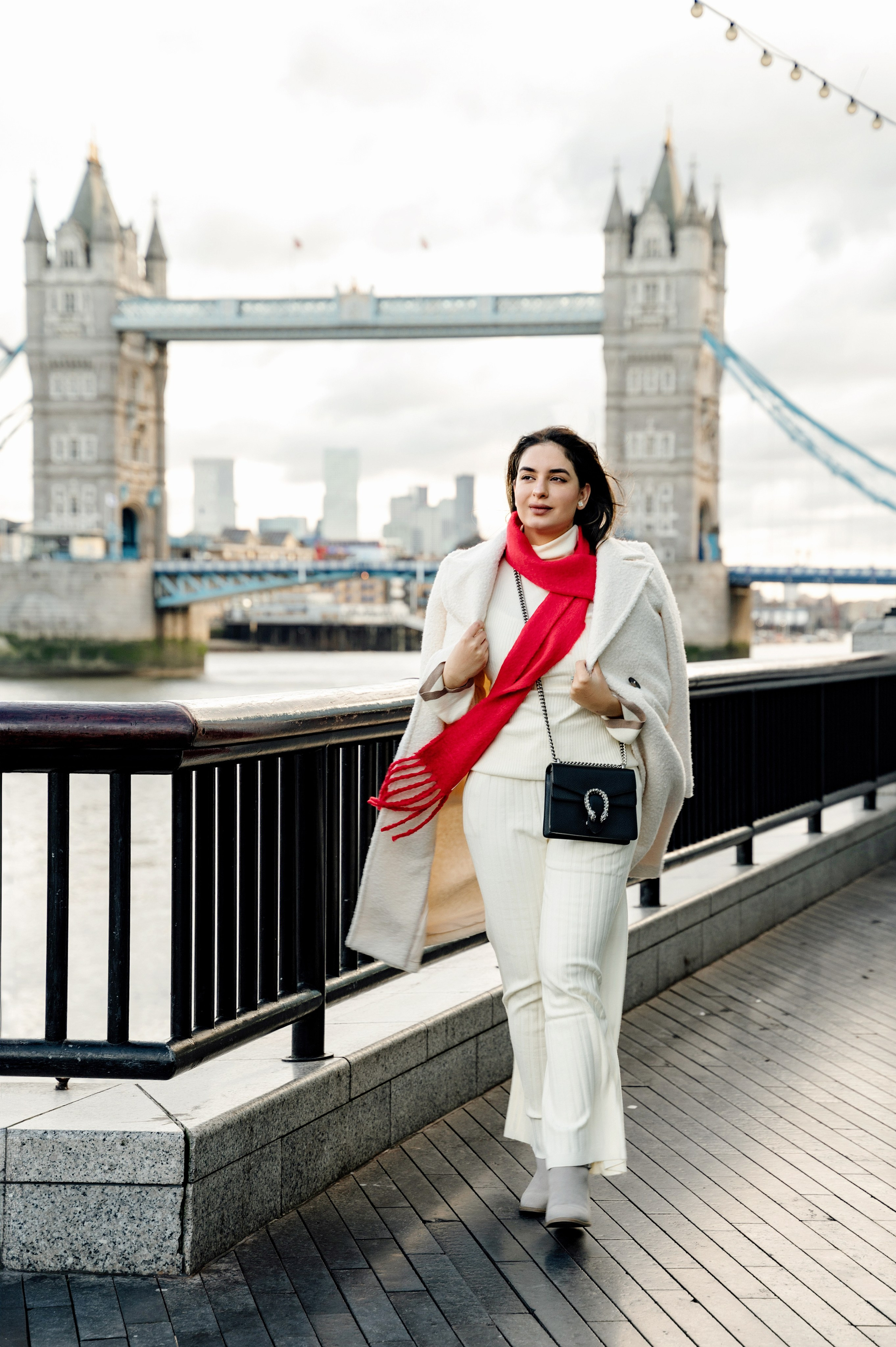 Tower Bridge Mahmood&Yalo. FAMILY AND WEDDING PHOTOGRAPHER IN LONDON MARINA RIVA