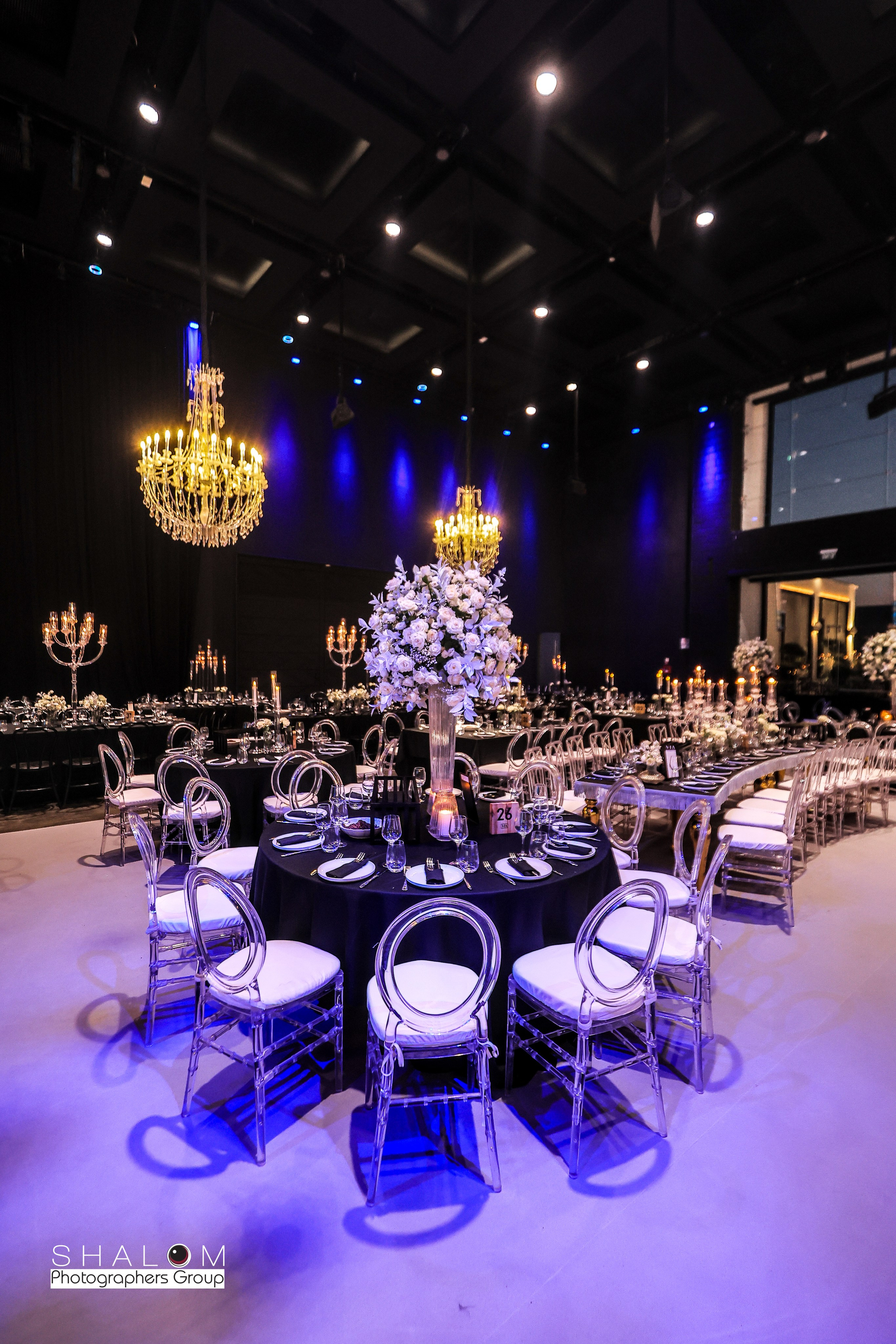 VIA / BASICO. Wedding and events photographers Studio Shalom