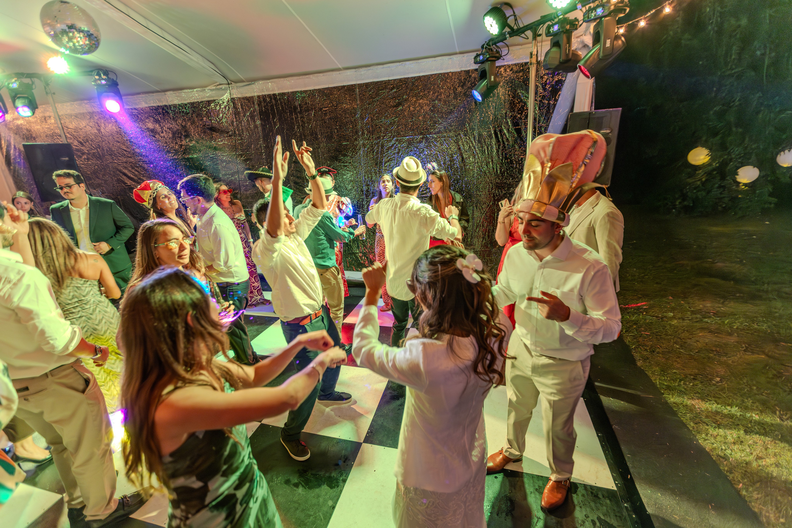 Javiera y Diego. Dinka & Emilio - El arte de preservar lo que no se repite