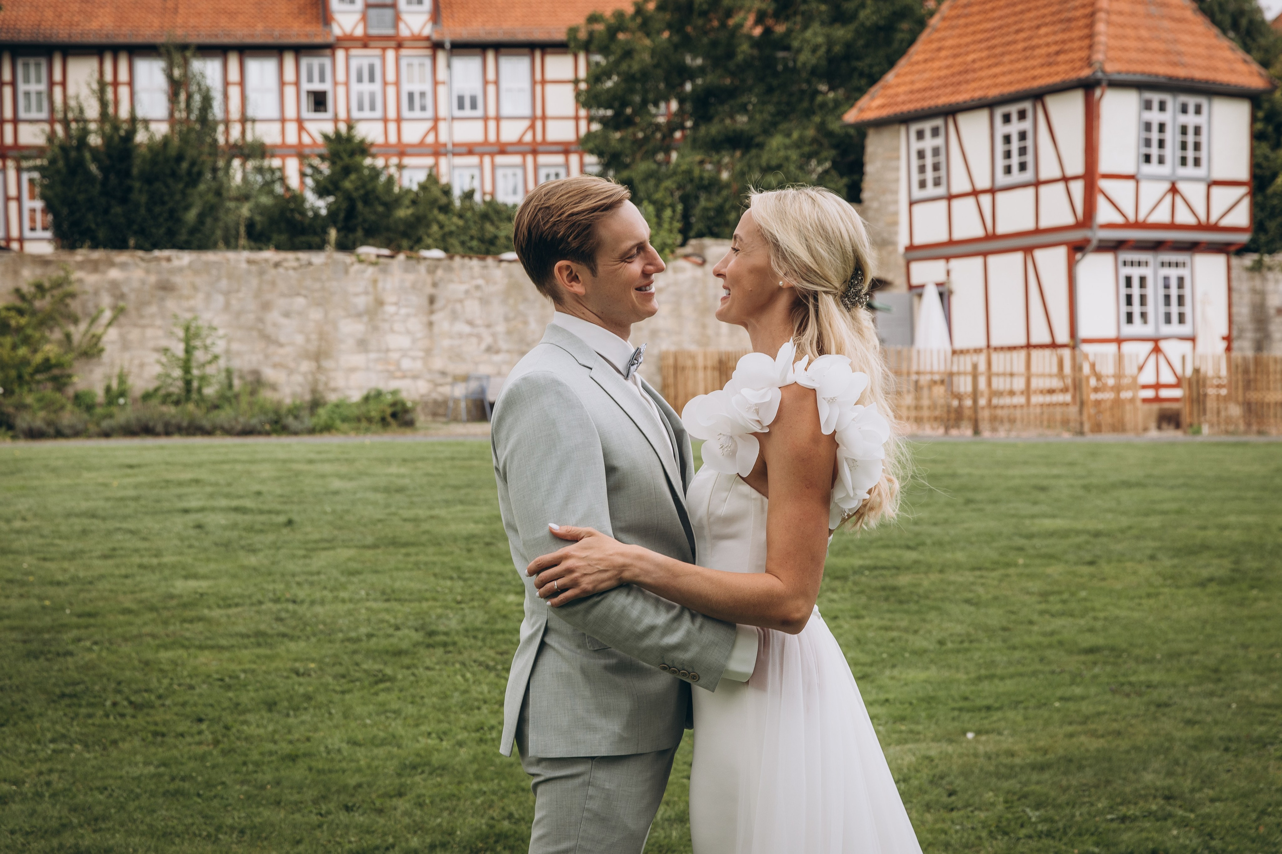 Svetlana and Yann. Hochzeitsgeschichten – Professionelle Hochzeitsfotografie & Videografie in Deutschland, Italien, Spanien und ganz Europa