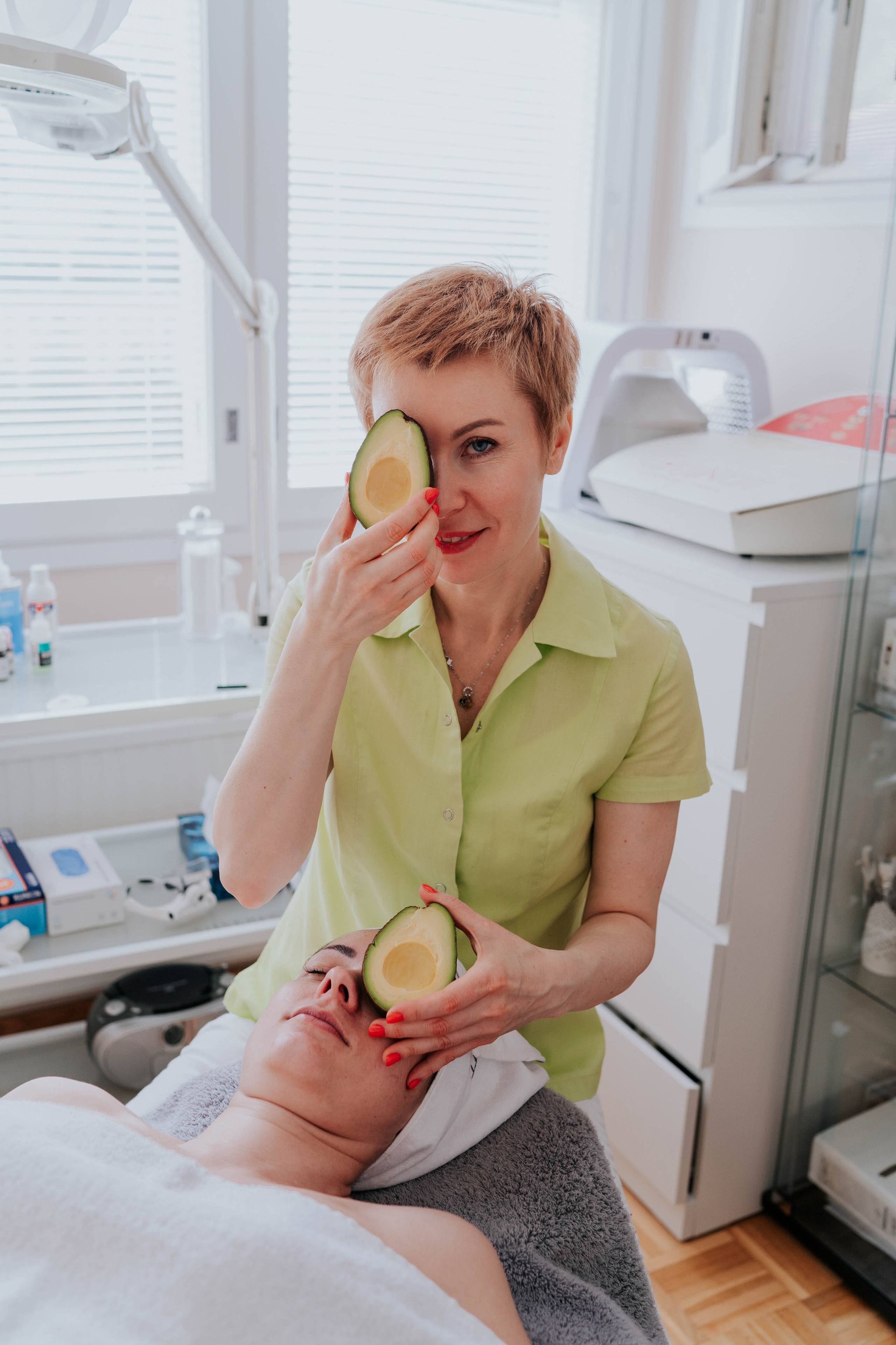 Cosmetology specialist. Barcelona Brand Photographer and Videographer Oxana Dia