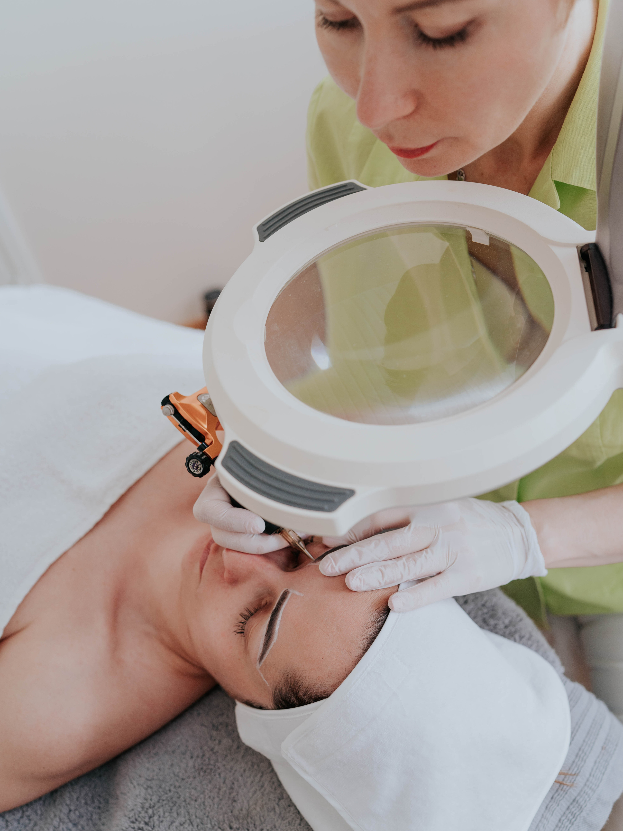 Cosmetology specialist. Barcelona Brand Photographer and Videographer Oxana Dia