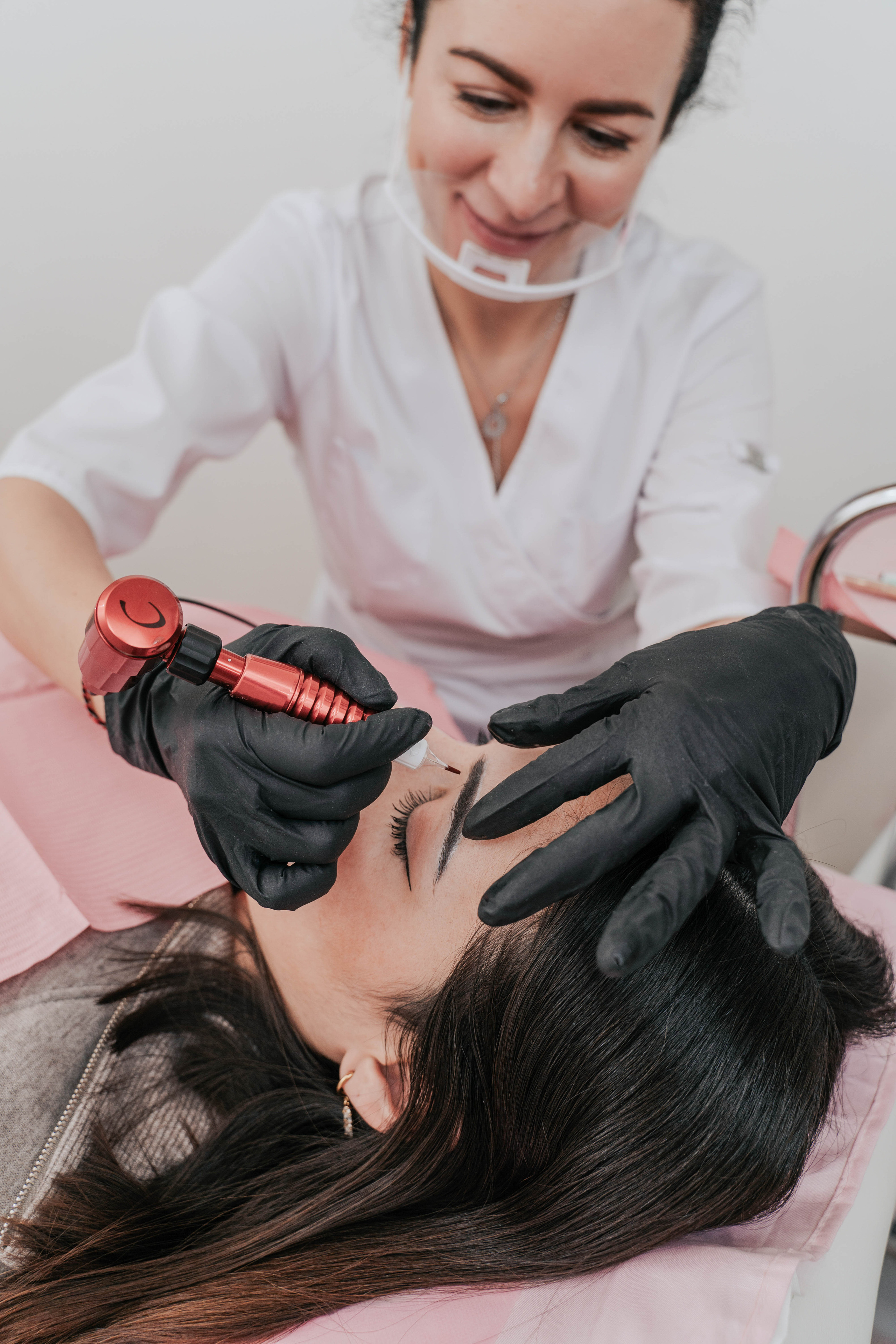 Especialista en maquillaje permanente. Oxana Dia Business and Brand Photography and Videography in Barcelona