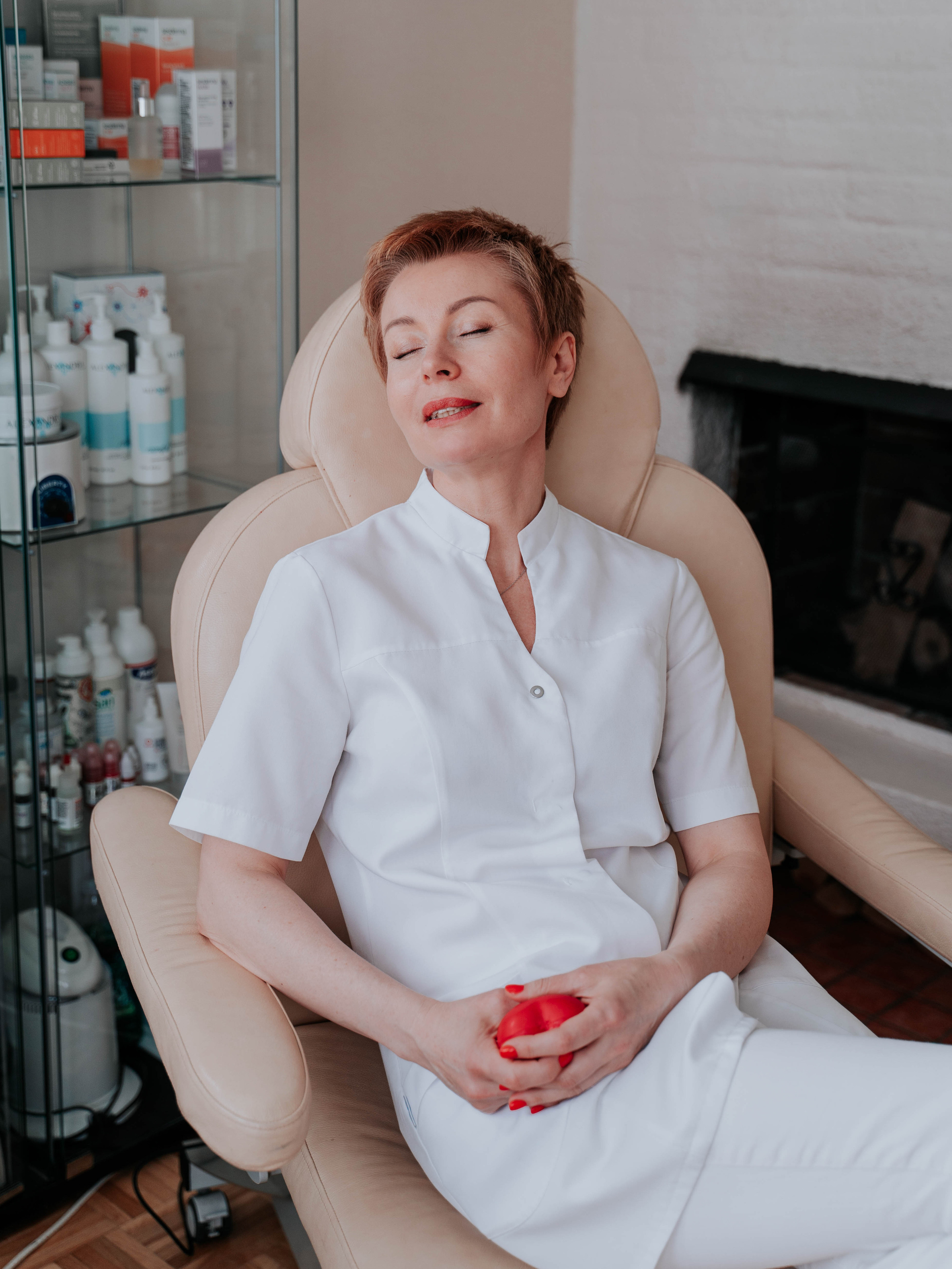 Cosmetology specialist. Barcelona Brand Photographer and Videographer Oxana Dia