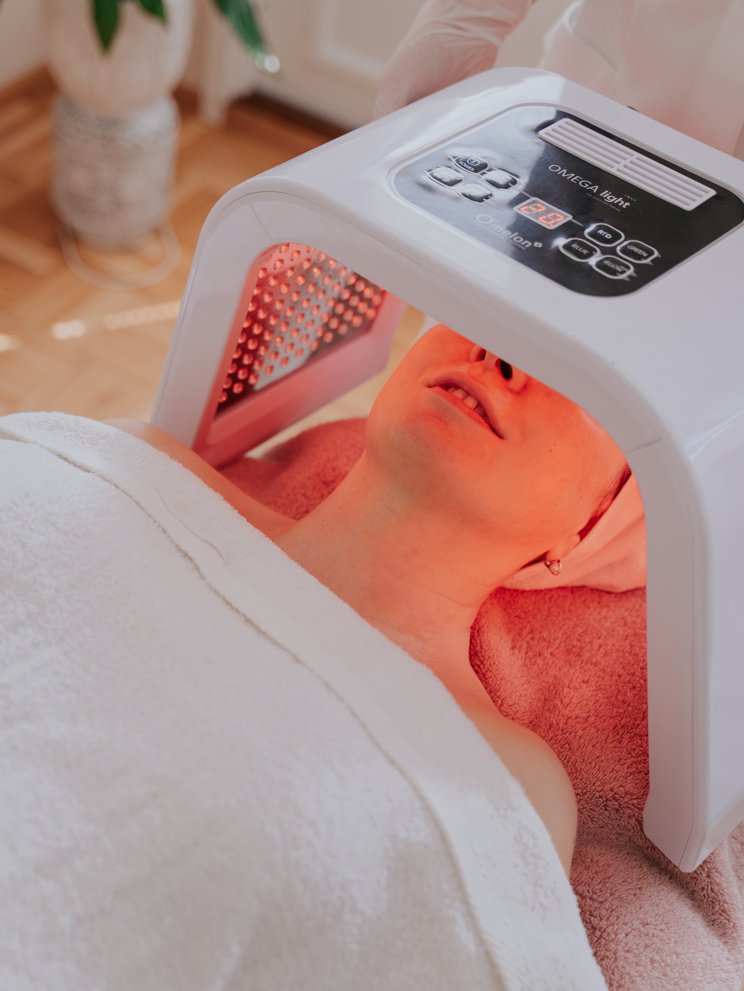 Cosmetology specialist. Barcelona Brand Photographer and Videographer Oxana Dia