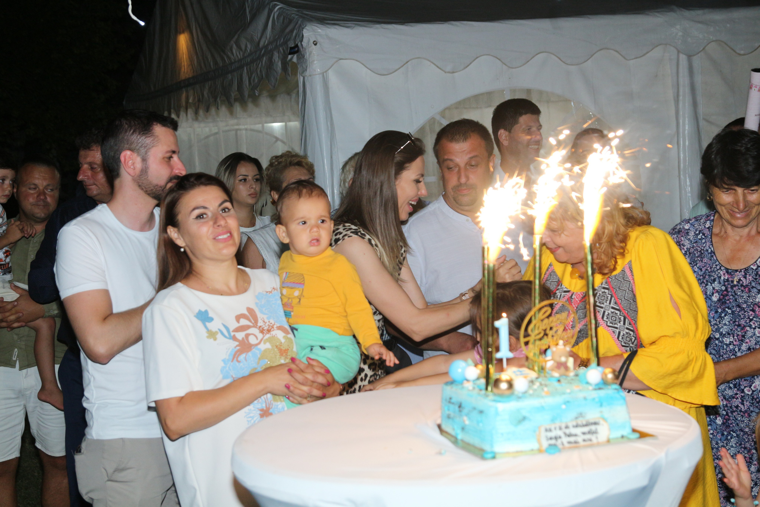 BYZO MEDIA. PETRU BYZO - family and children photographer in ROMANIA