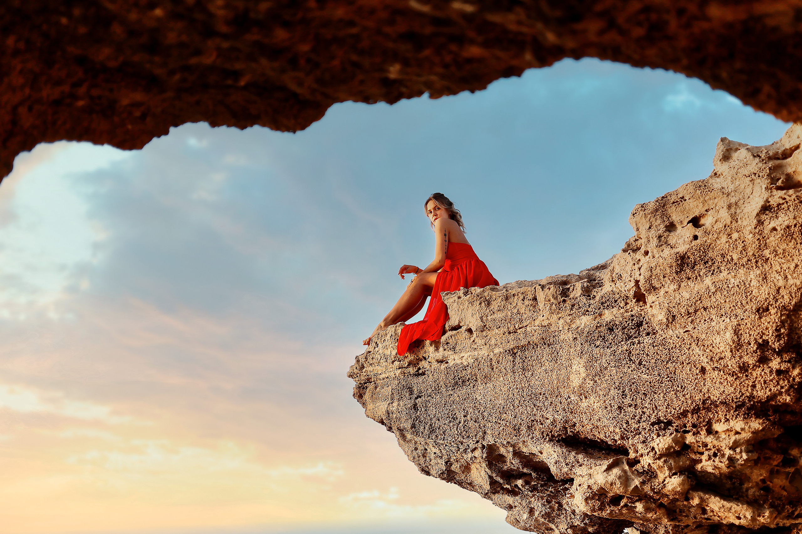 Индивидуальная съемка в красном платье, Айя-Напа. Апрель, 2022. Kipriotka. Ваш фотограф на Кипре (Айя-Напа, Протарас)