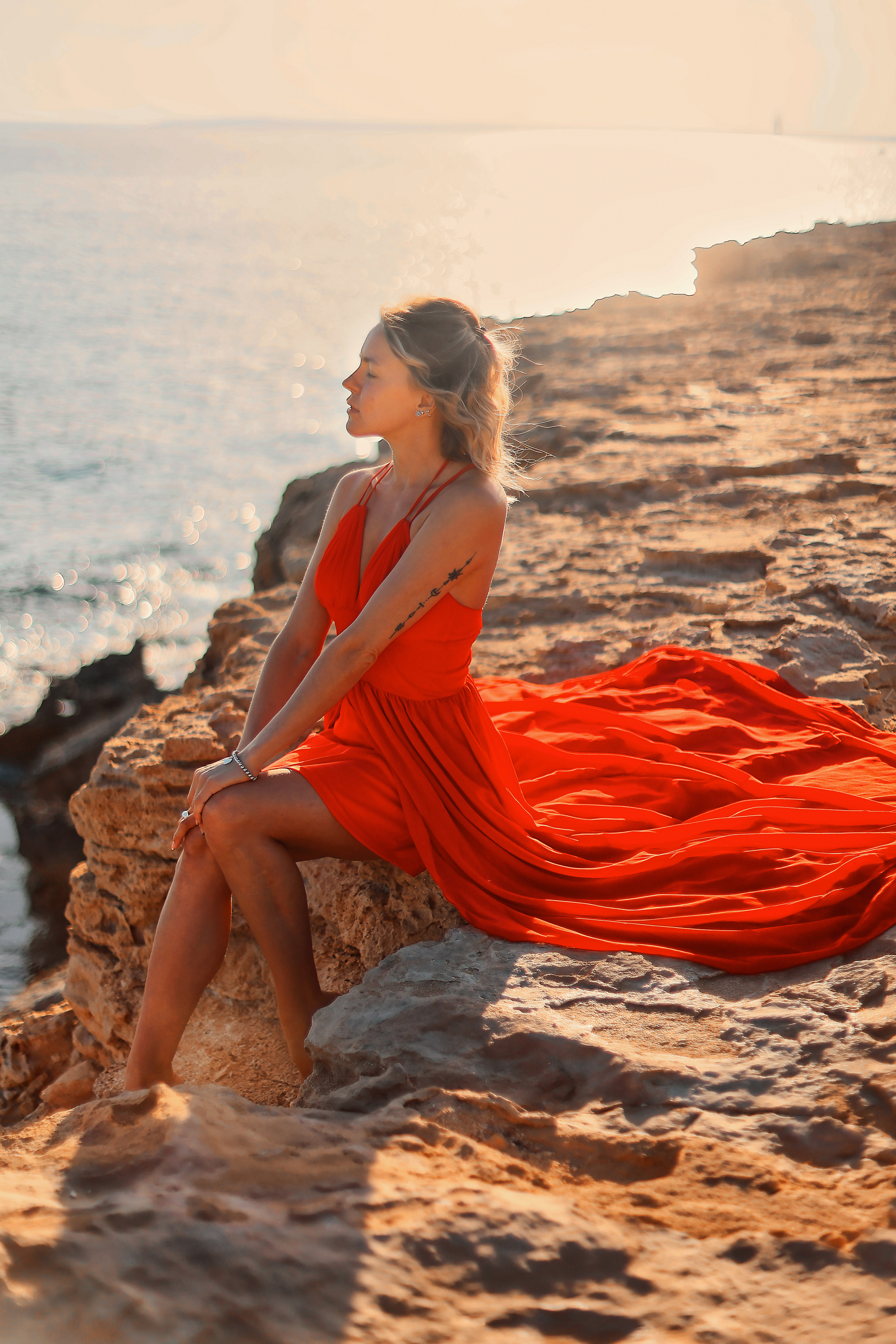Индивидуальная съемка в красном платье, Айя-Напа. Апрель, 2022. Kipriotka. Ваш фотограф на Кипре (Айя-Напа, Протарас)