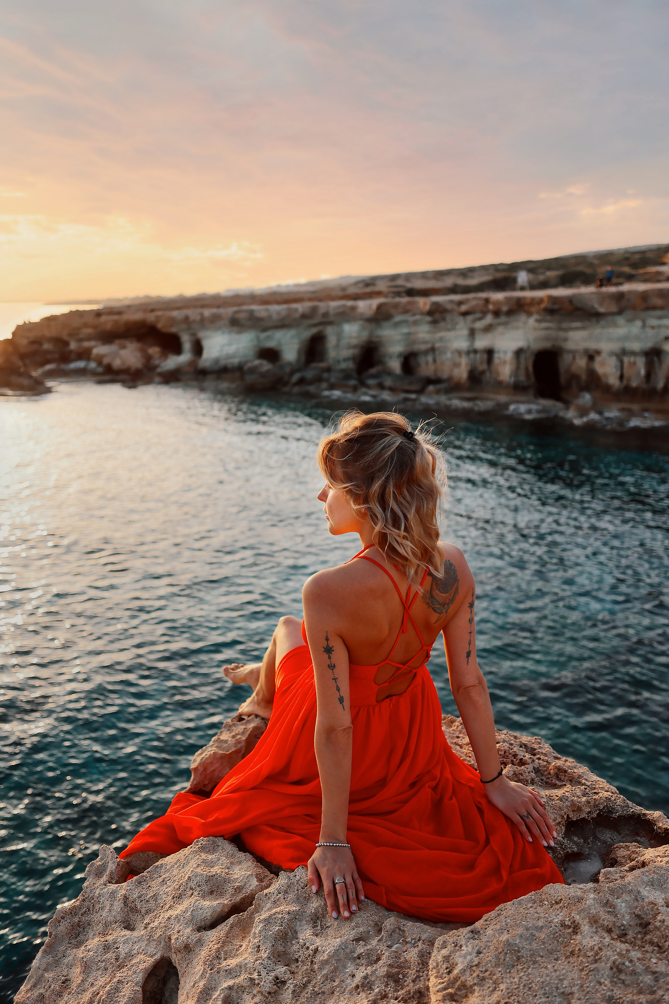Индивидуальная съемка в красном платье, Айя-Напа. Апрель, 2022. Kipriotka. Ваш фотограф на Кипре (Айя-Напа, Протарас)