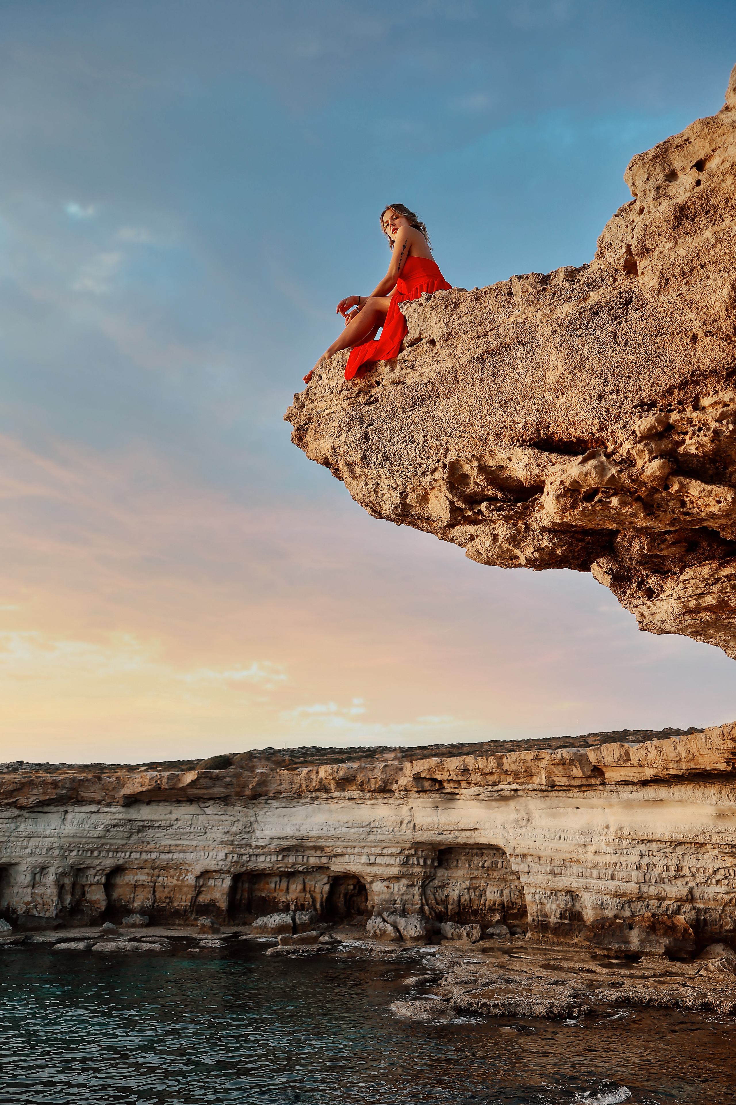 Индивидуальная съемка в красном платье, Айя-Напа. Апрель, 2022. Kipriotka. Ваш фотограф на Кипре (Айя-Напа, Протарас)