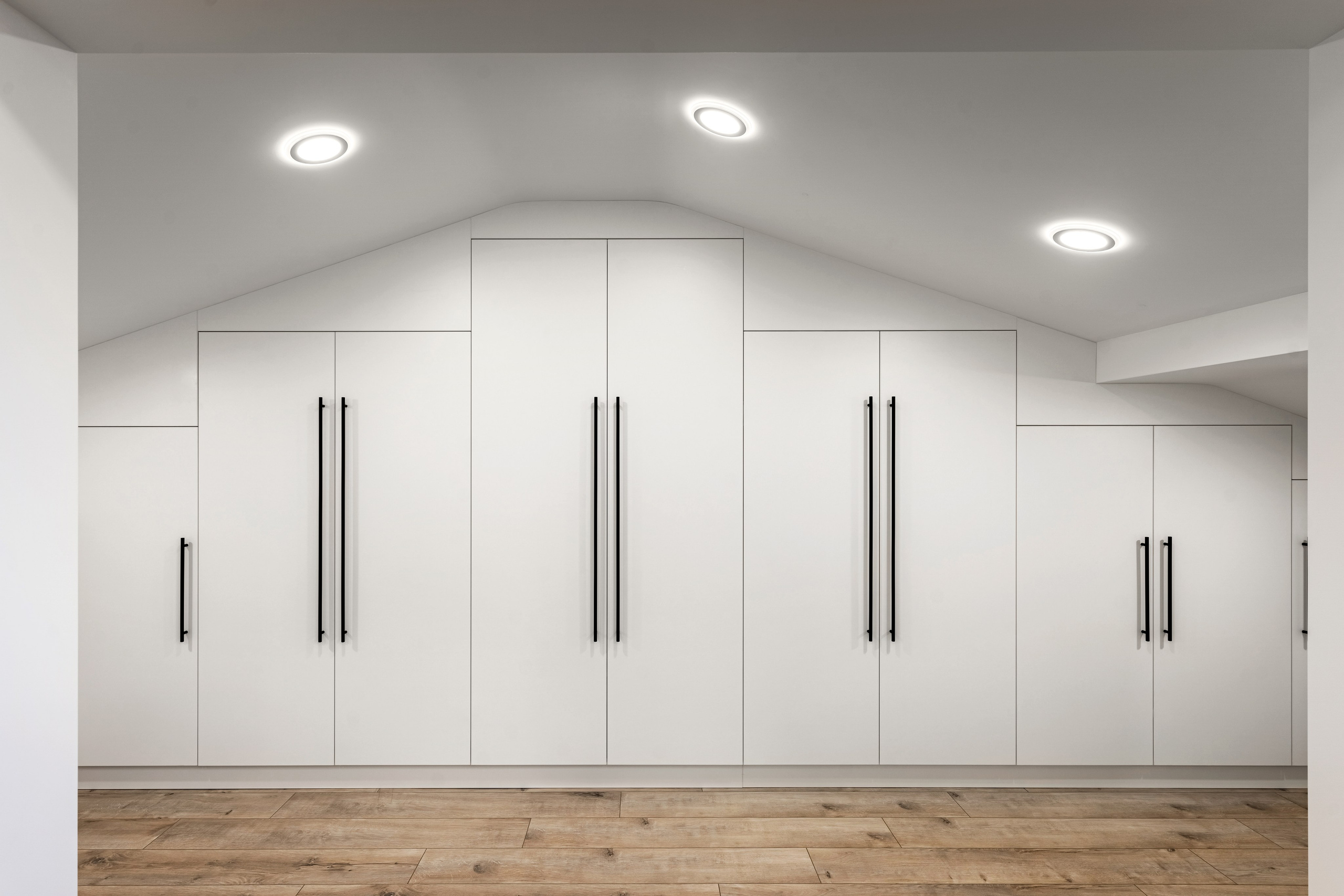 Мебели Русев-цялостно обзавеждане на три етажен семеен дом. Професионален фотограф в Пловдив и областта