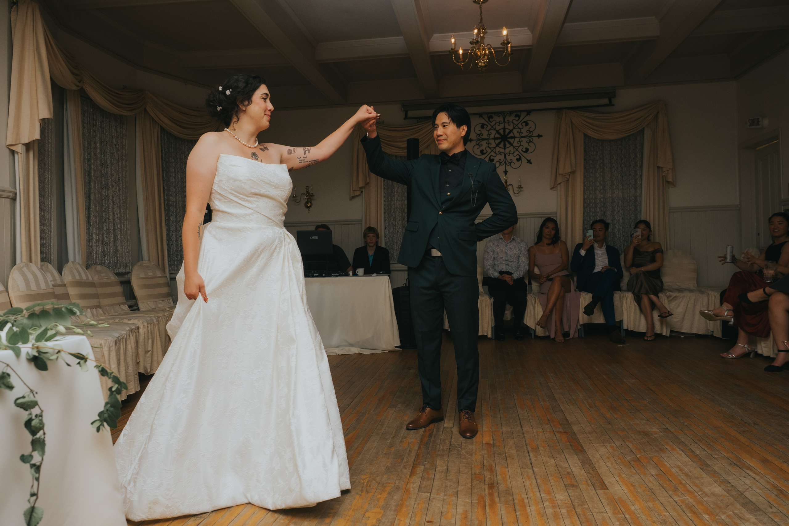 Wedding of Camille and Dinh. Wedding and Family Photography Montreal Muriel Oe Photo