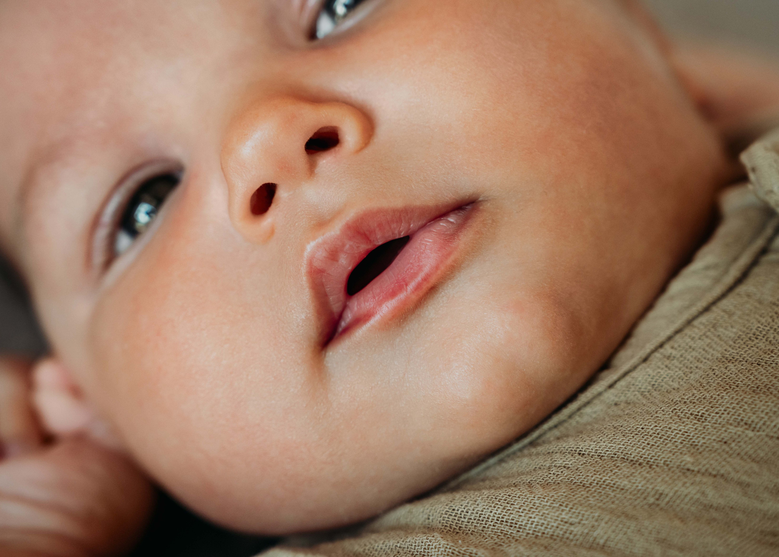 FOTOGRAFISANJE BEBA. DEČIJI FOTOGRAF BEOGRAD|NOVOGODISNJE FOTOGRAFISANJE|CAKE SMASH