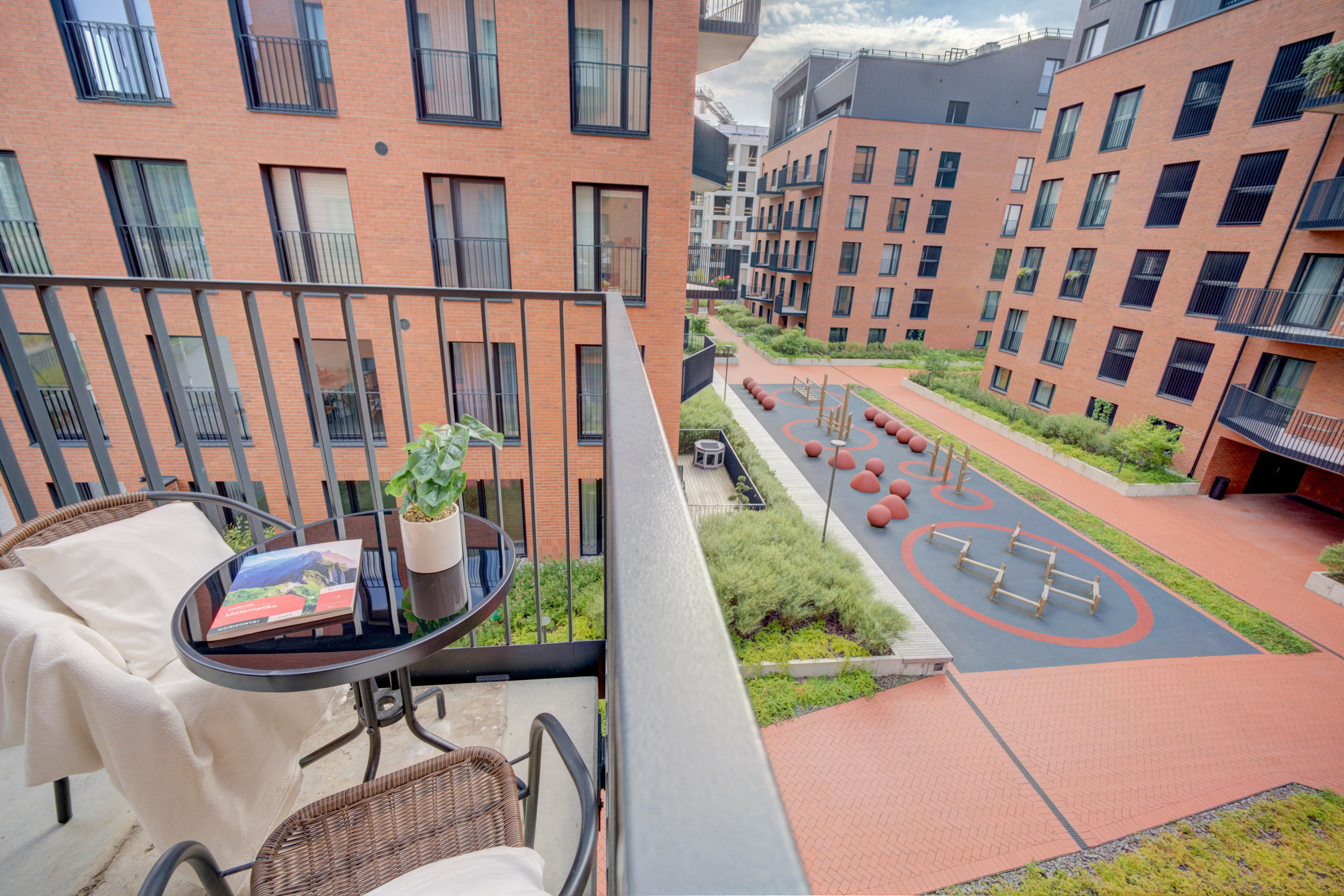 Eigulių g. 7 didelis 1 k. butas su pertvarą. Elina Sapiega fotografė Vilniuje