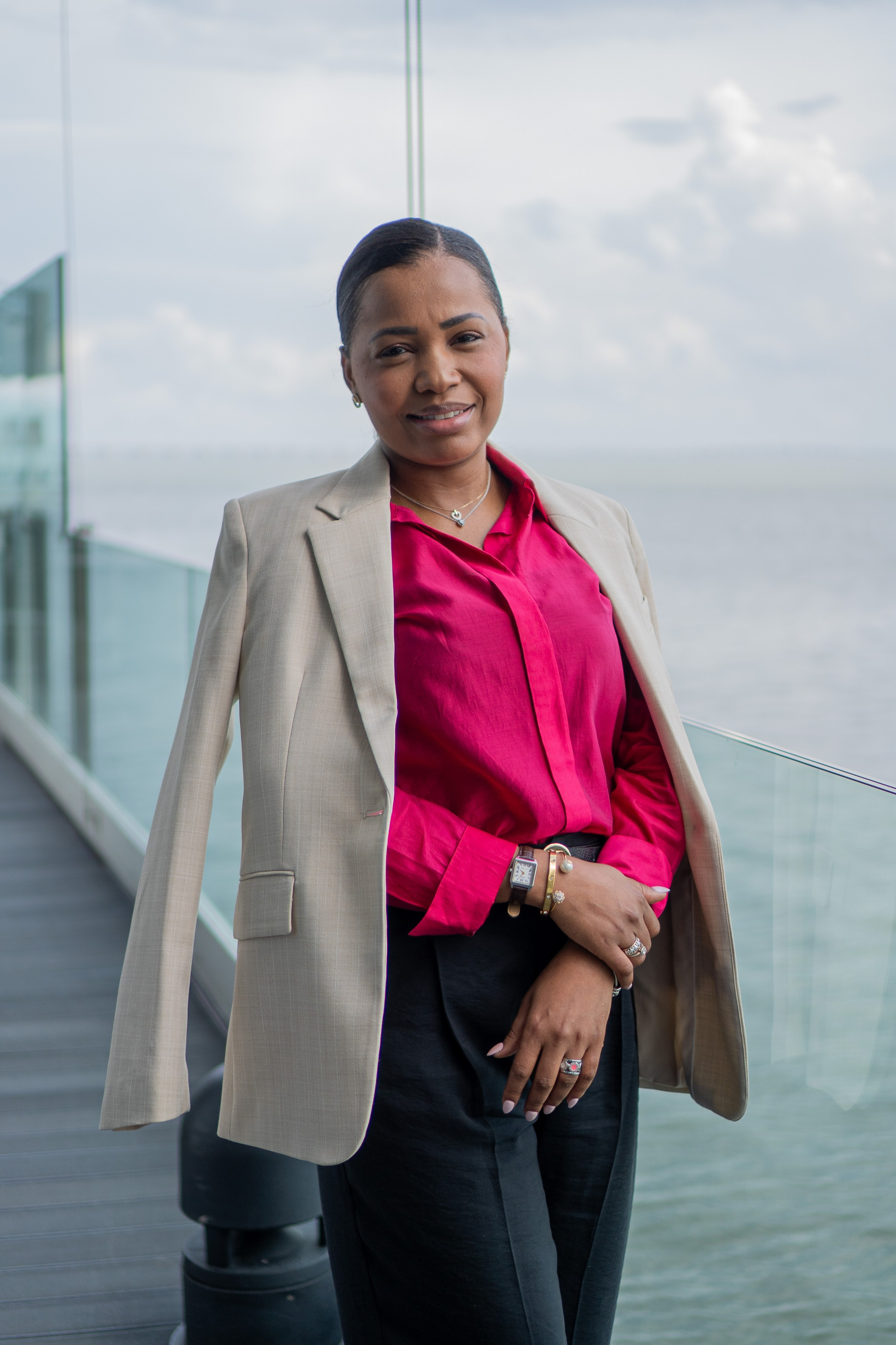 Raquel Ribeiro. Frames by Giovani Braga