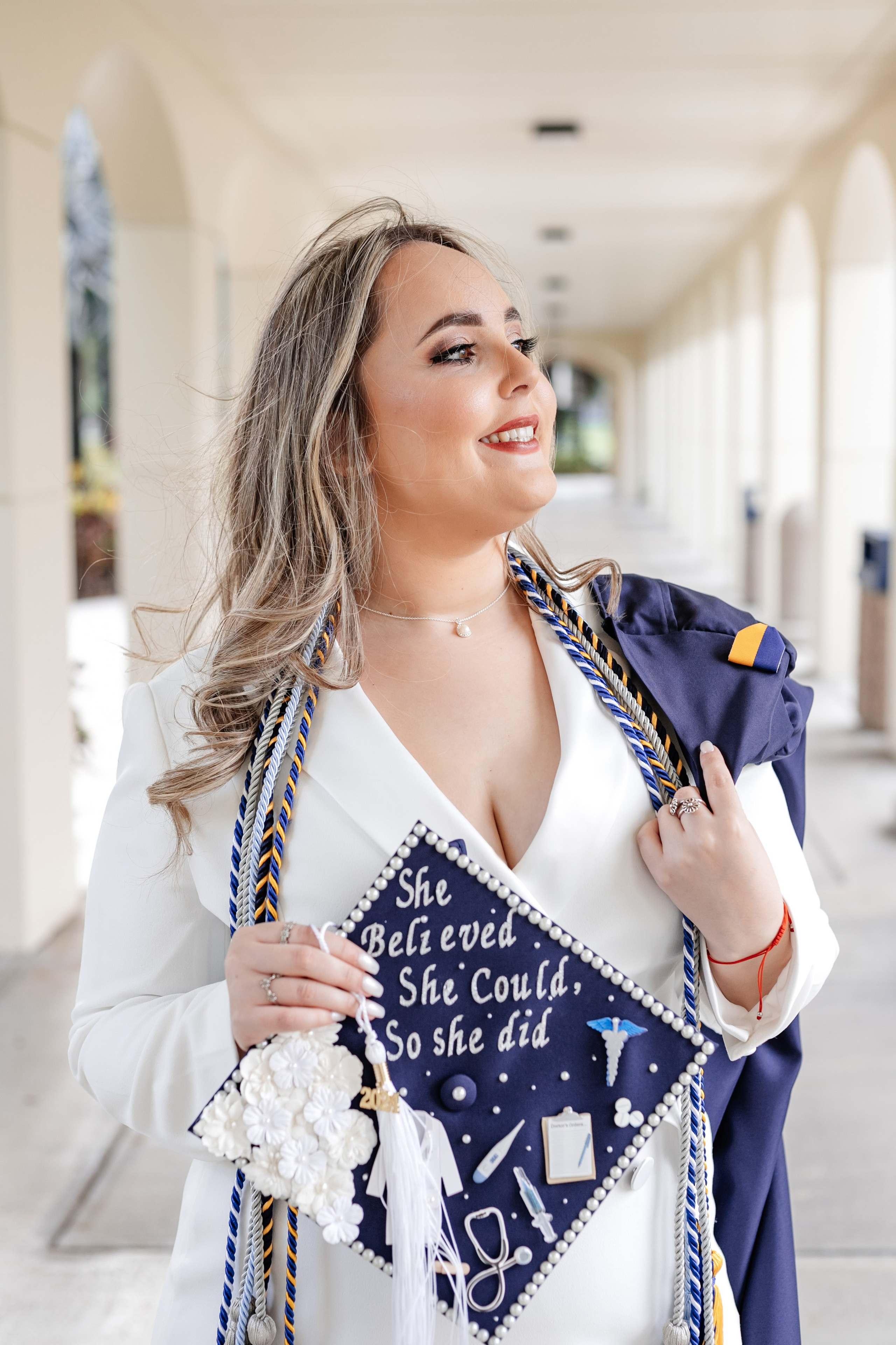 Decorating your graduation cap: do’s and don’ts. Portrait and graduation photographer Marina Simanava